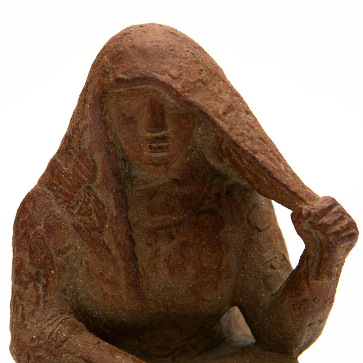 XX secolo Scultura di ceramica femminile seduta di Ib Braun, Danimarca in vendita