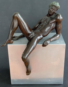 "Nudo maschile seduto", notevole scultura in bronzo dell'artista figurativo Choate
