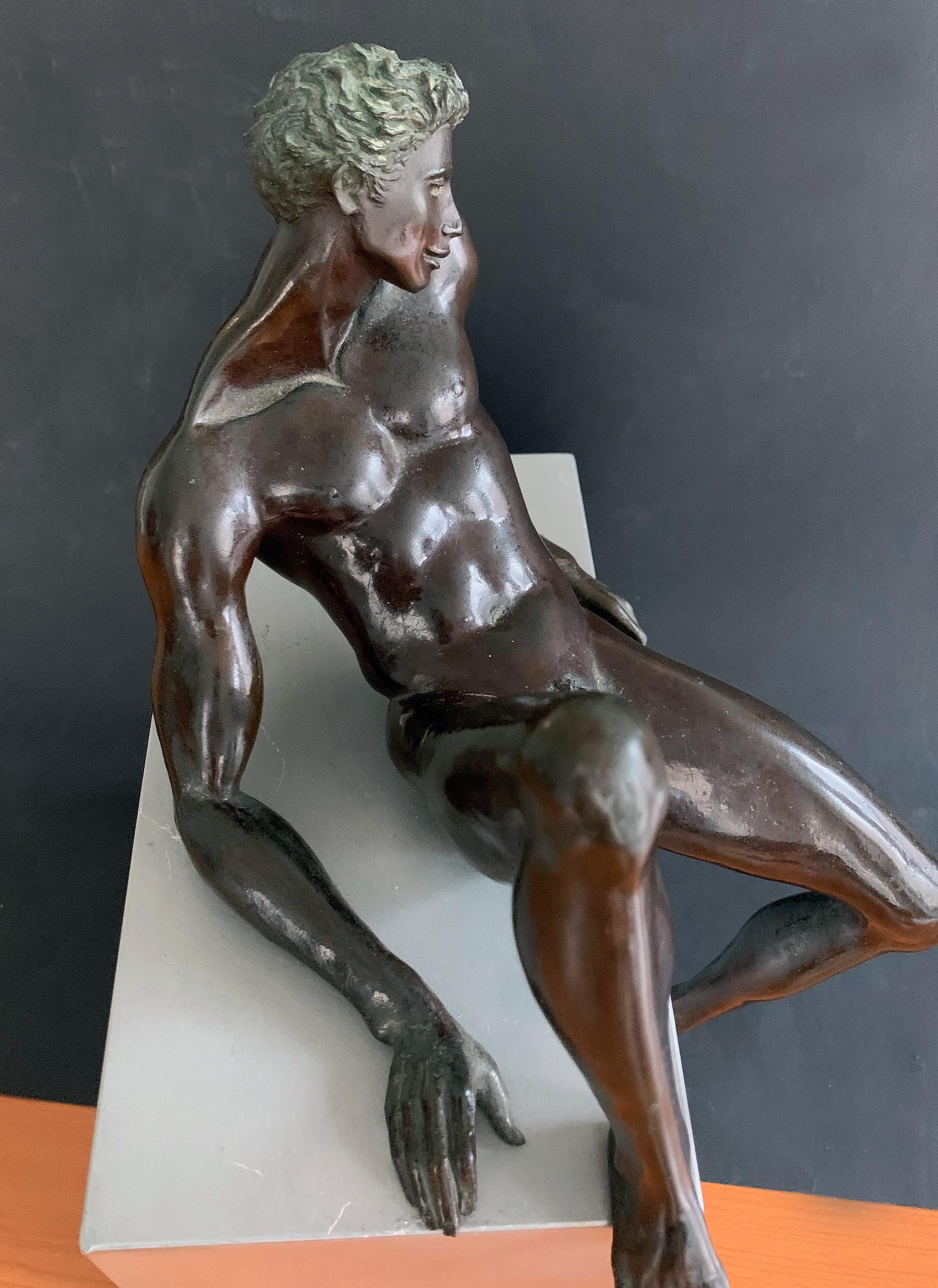 Américain « Nu masculin assis », remarquable sculpture en bronze de Choate, artiste figuratif en vente