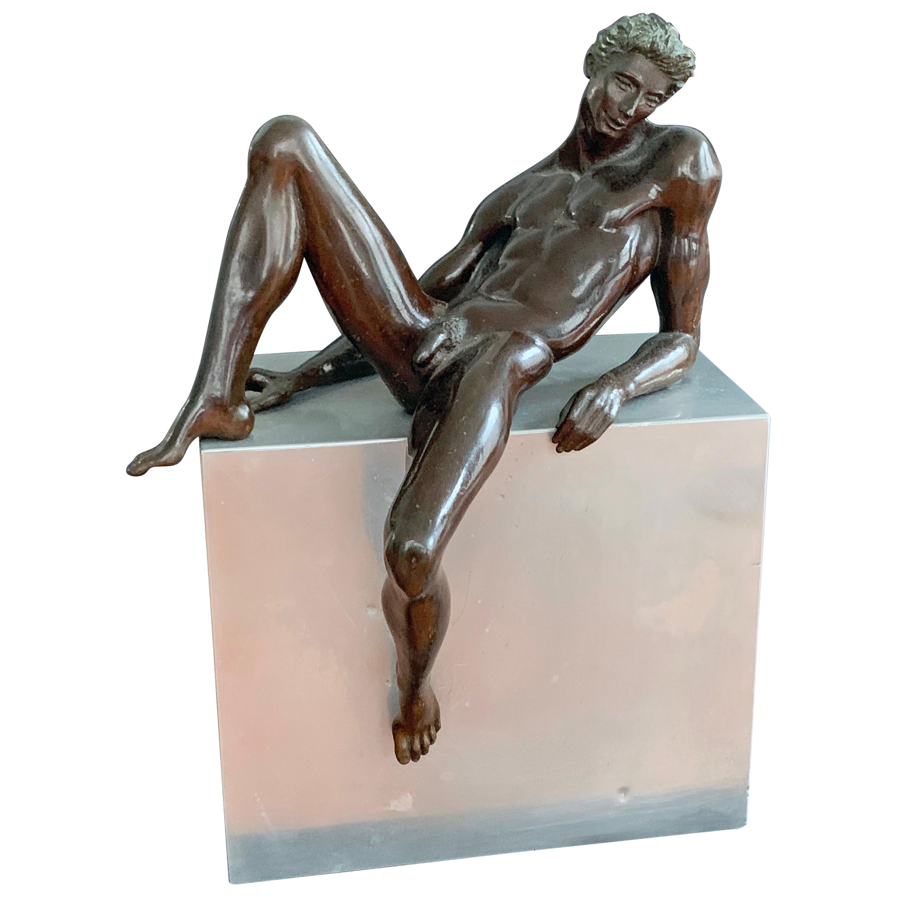 « Nu masculin assis », remarquable sculpture en bronze de Choate, artiste figuratif en vente