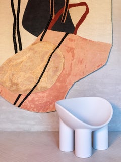 Tapis Nude Doodles assis de Faye Toogood pour cc-tapis