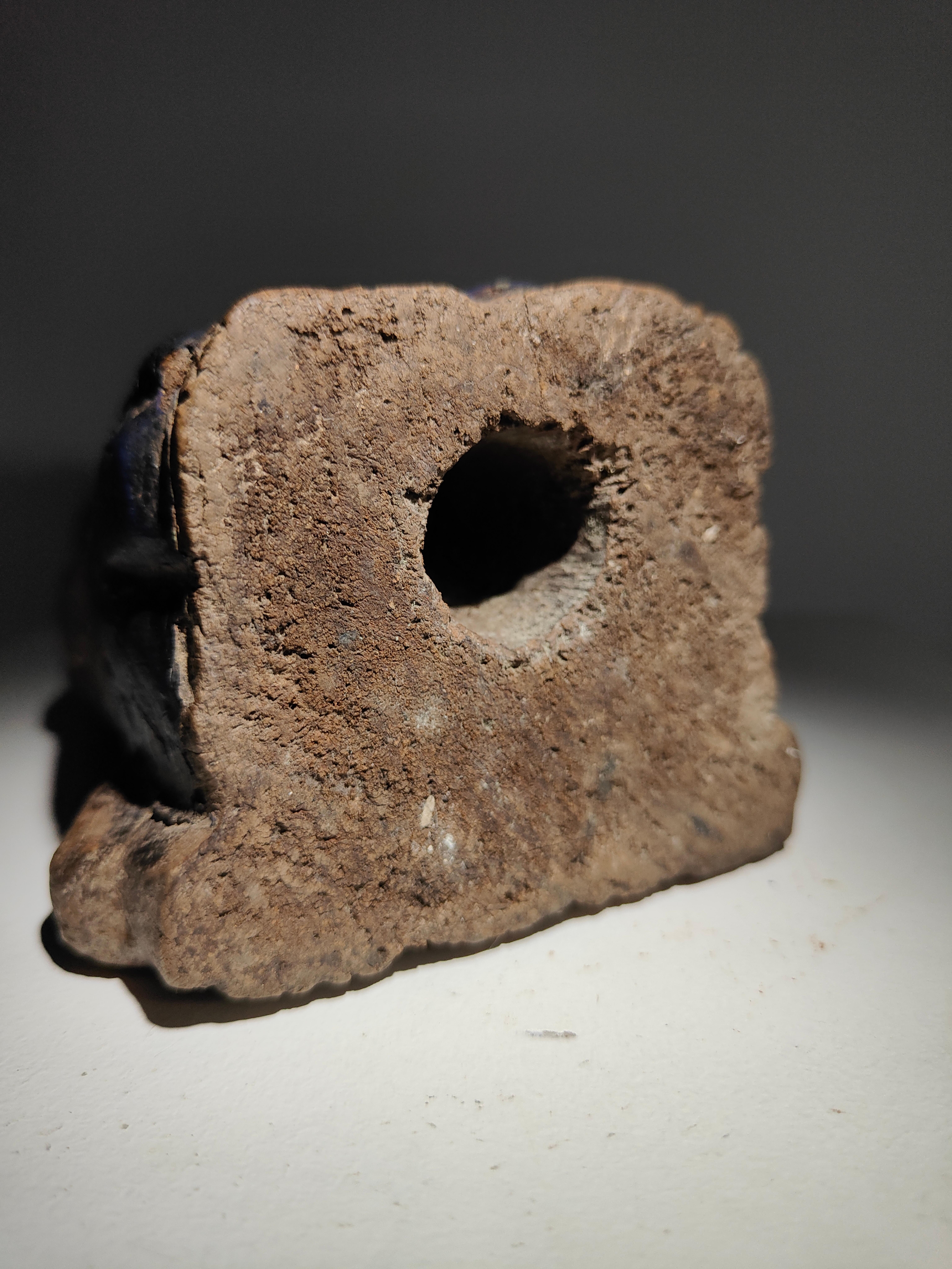 Vergine seduta con Bambino (Sedes Sapientiae) del XII secolo in Spagna in vendita 7