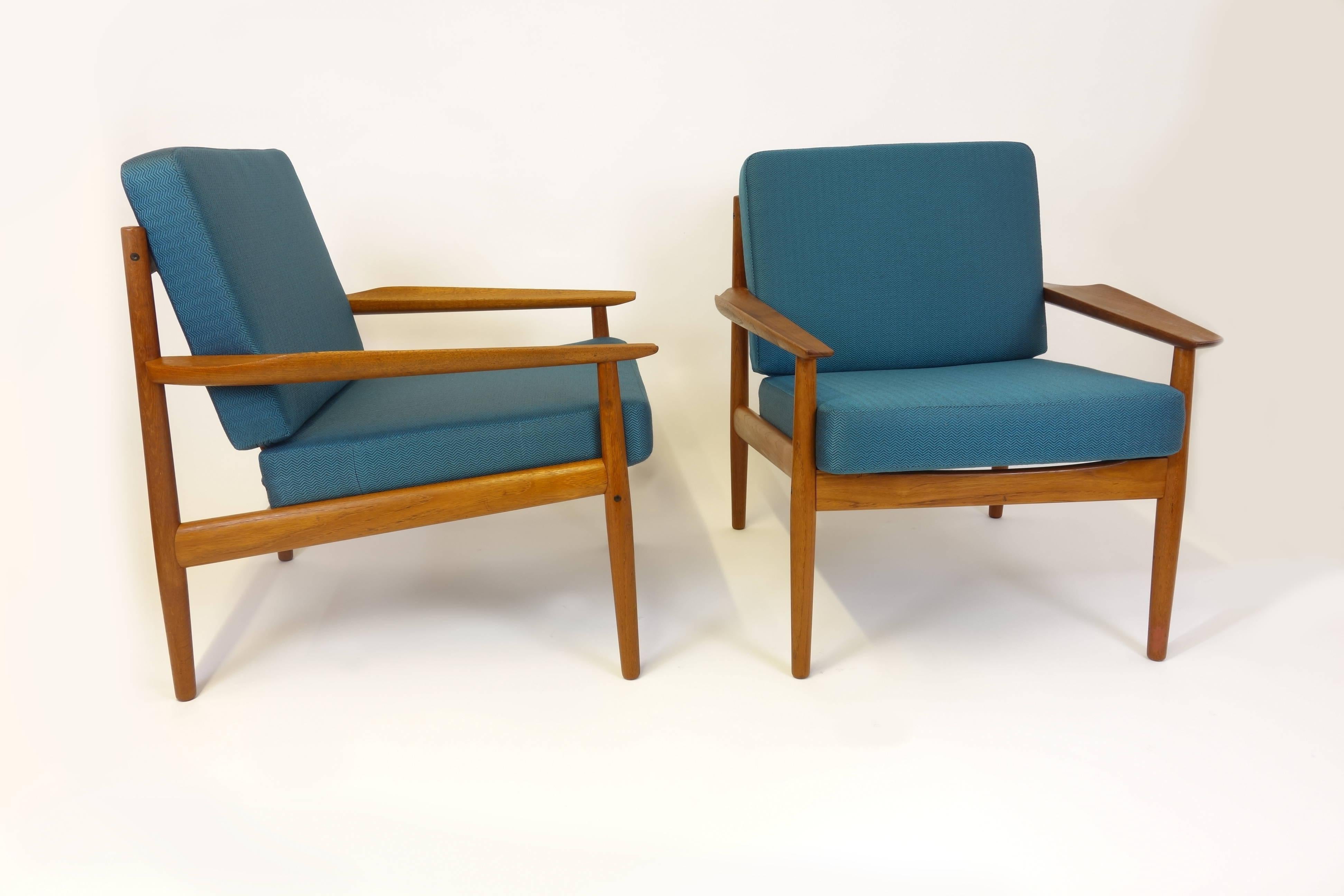 Sofa Set and Coffee Table Attributed to Grete Jalk, Teakwood, Brown, Armchairs In Good Condition In Vienna, AT