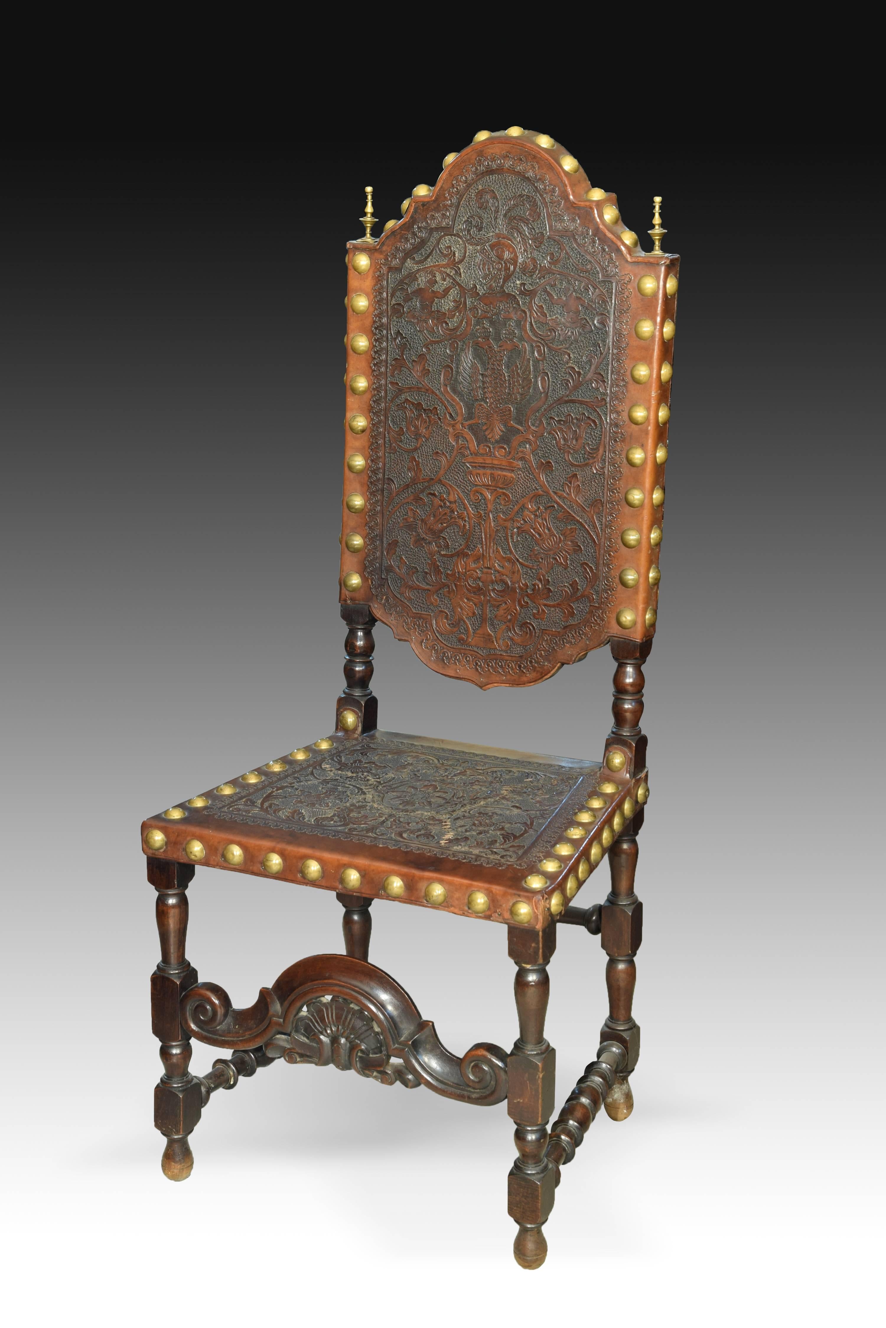 Baroque Revival Seats in Walnut and Embossed Leather, 19th Century For Sale