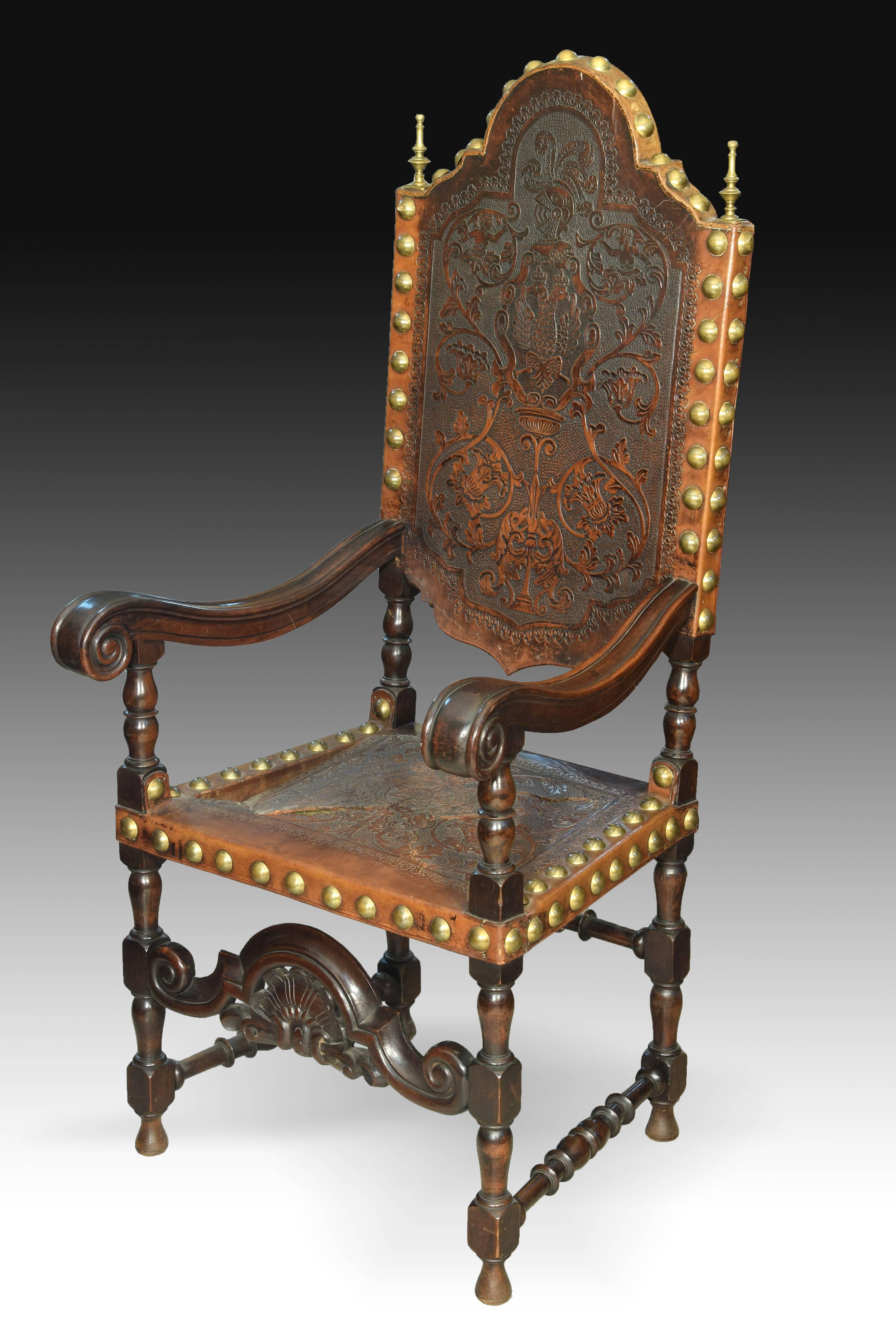 Spanish Seats in Walnut and Embossed Leather, 19th Century For Sale