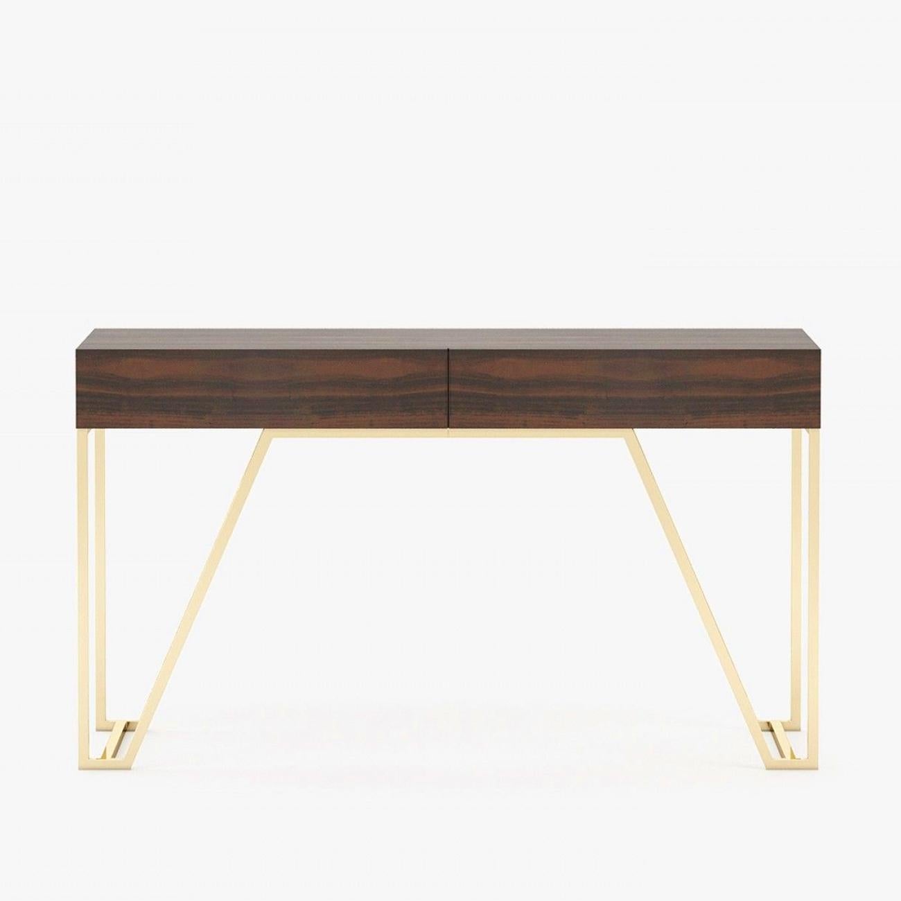 Console Table Seattle with structure in smocked eucalyptus veneered
wood in matte finish, with polished stainless steel base in gold finish.
Also available in ebony matte finish, or grey oak matte finish,
or natural oak finish, or rosewood matte