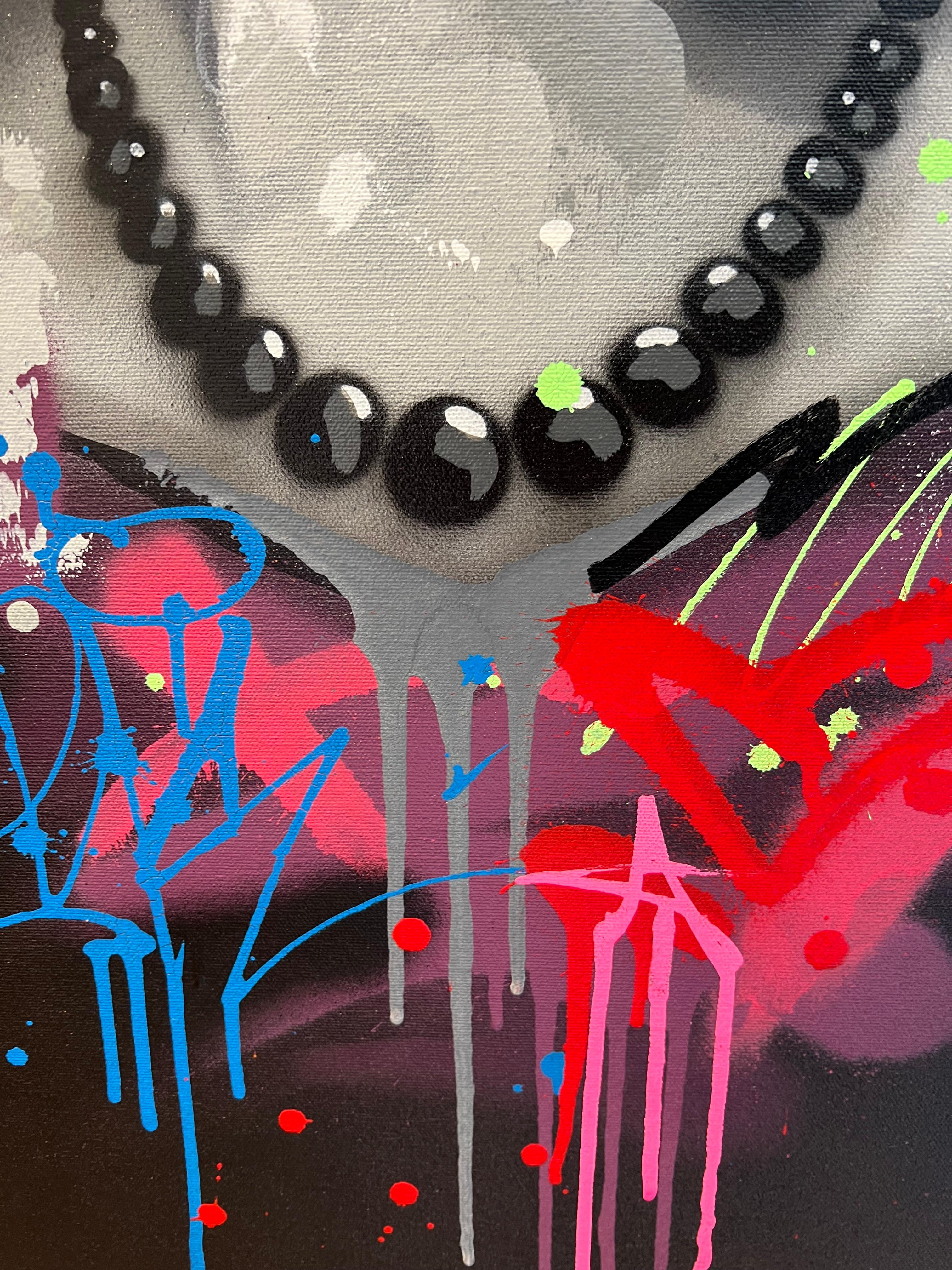 Pintura original y única del artista callejero francés SEATY.
Se vende enmarcado con un marco flotante de madera plateada, acompañado de su certificado de autenticidad.