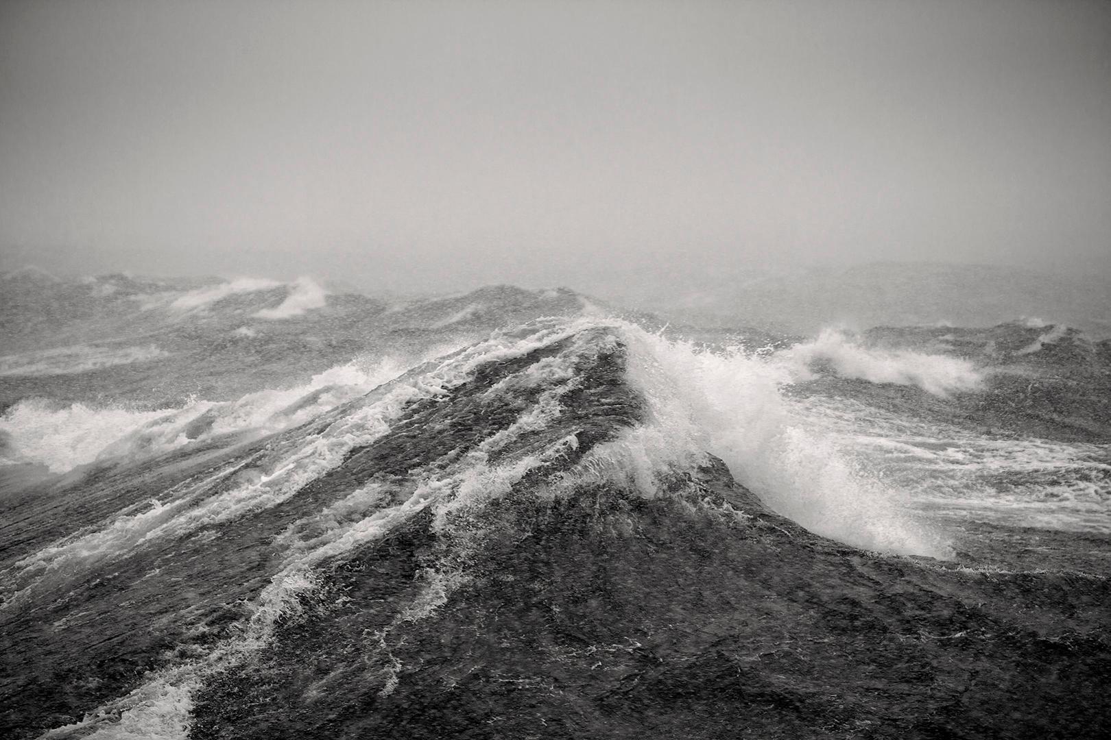 Sebastian Copeland Landscape Photograph - THE WAVE - Arctic