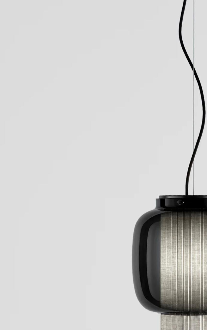 Mid-Century moderno Sebastian Herkner Manila T Pe Grigio Sospensione Tessile Per Parachilna in vendita