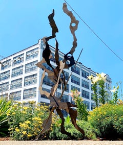 Zeitgenössische moderne industrielle Metall-Lawn-Gartenskulptur für den Außenbereich, rustikale Patina