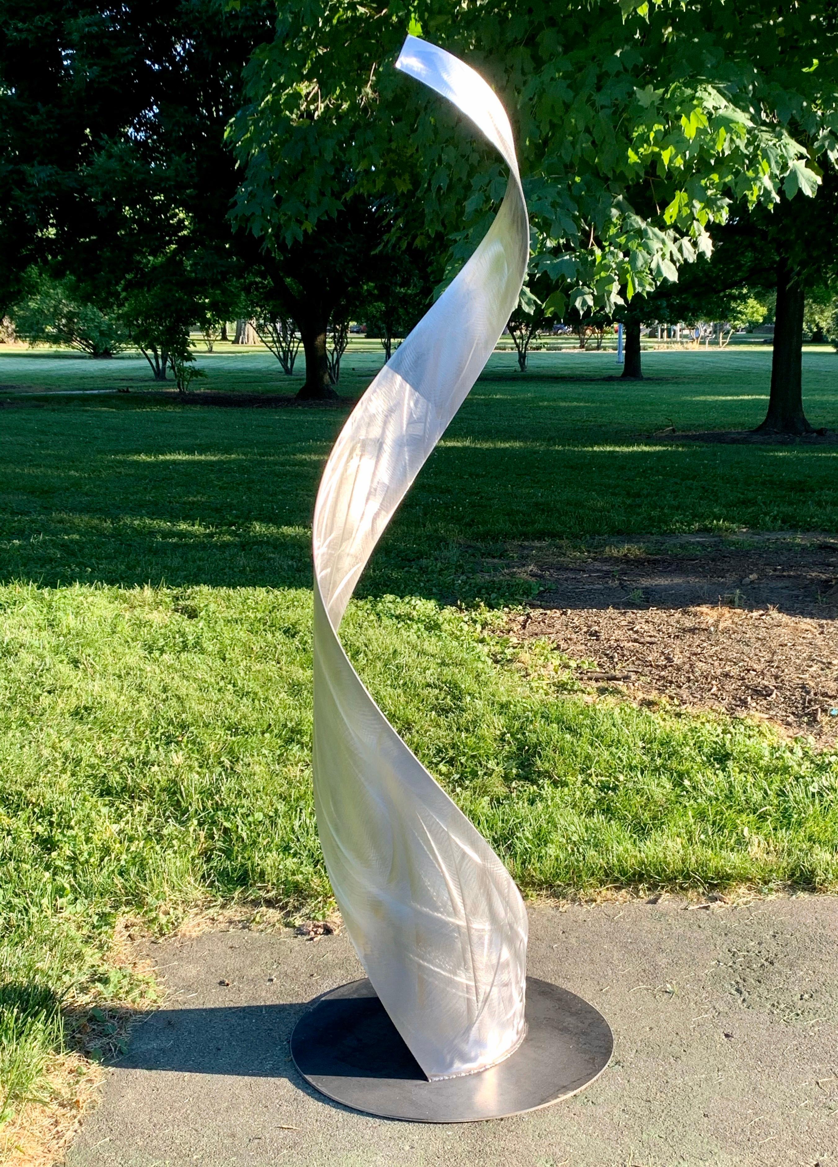 outdoor modern sculpture