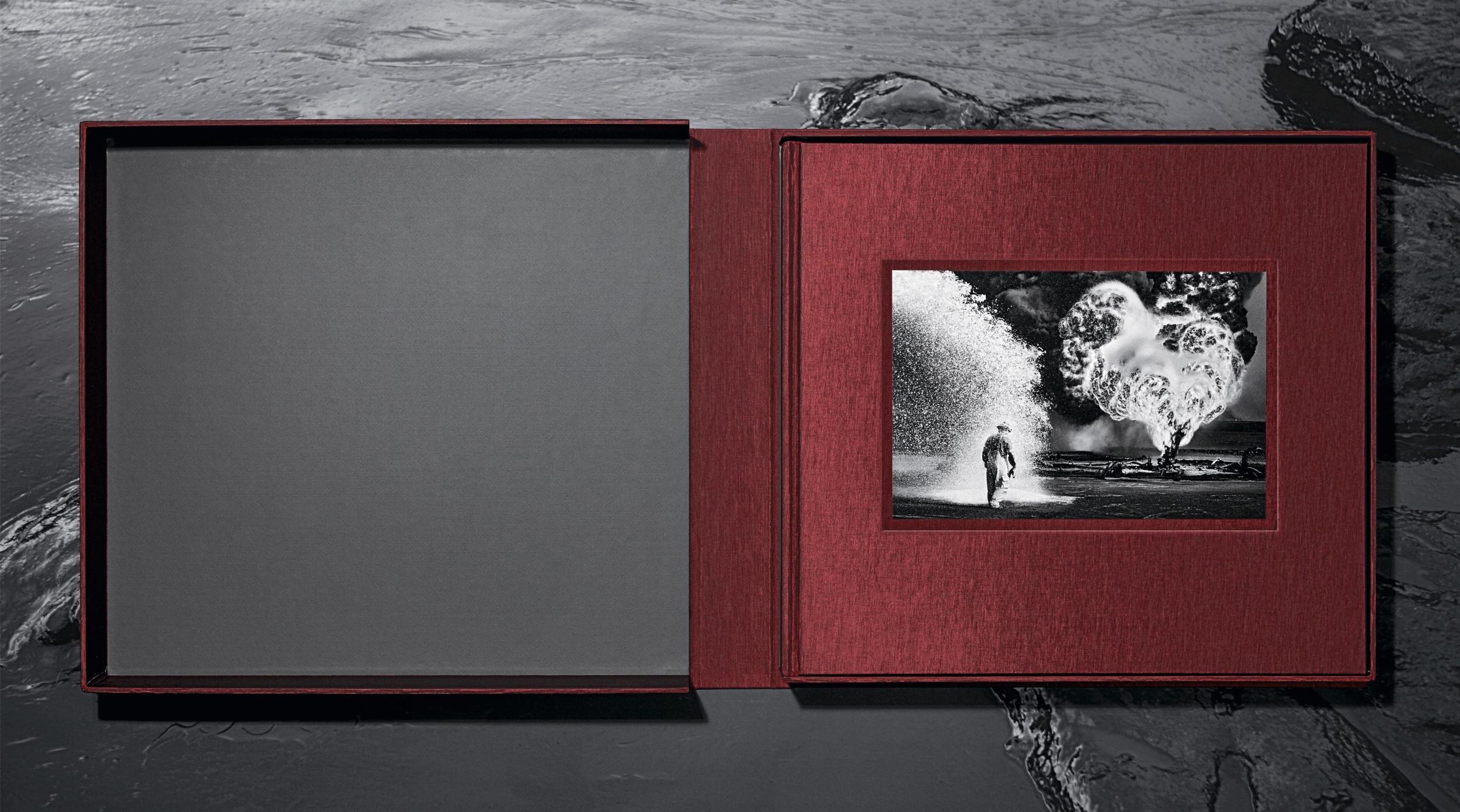 italien Sebastião Salgado. Koweït. Un désert en feu. Édition limitée, livre signé en vente