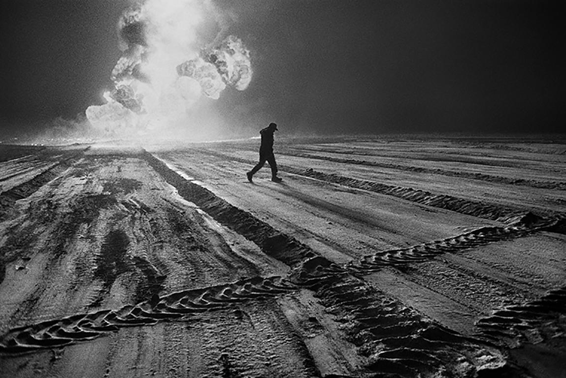 Sebastião Salgado Black and White Photograph - Kuwait - A Desert on Fire