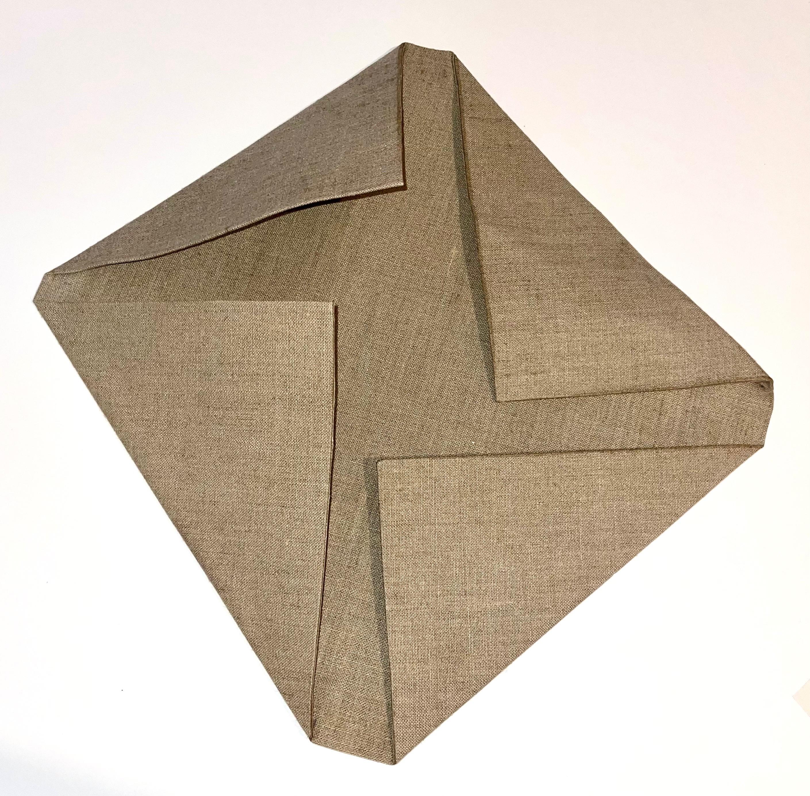Folded Flat Linen 03 Unique work
2016
Dimensions: H: 35 cm / W: 36 cm / D: 9 cm
Materials: architectural wire mesh, raw linen


Born in 1962 in Boulogne-Billancourt, France, Sebastien De Ganay studied political science and film at Columbia