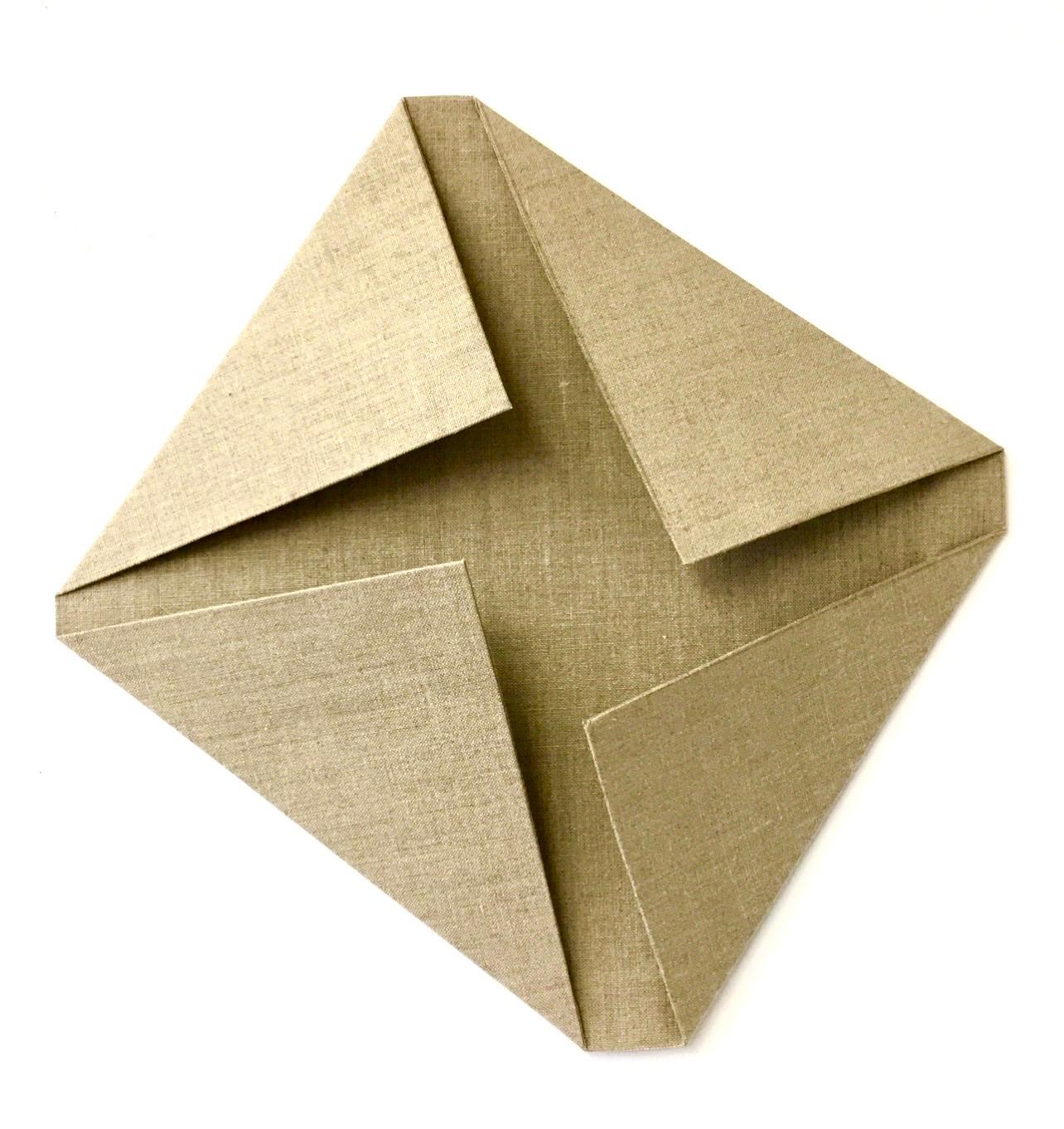 Grande Sebastien de Ganay, lino piegato, scultura astratta minimalista, filo di tessuto