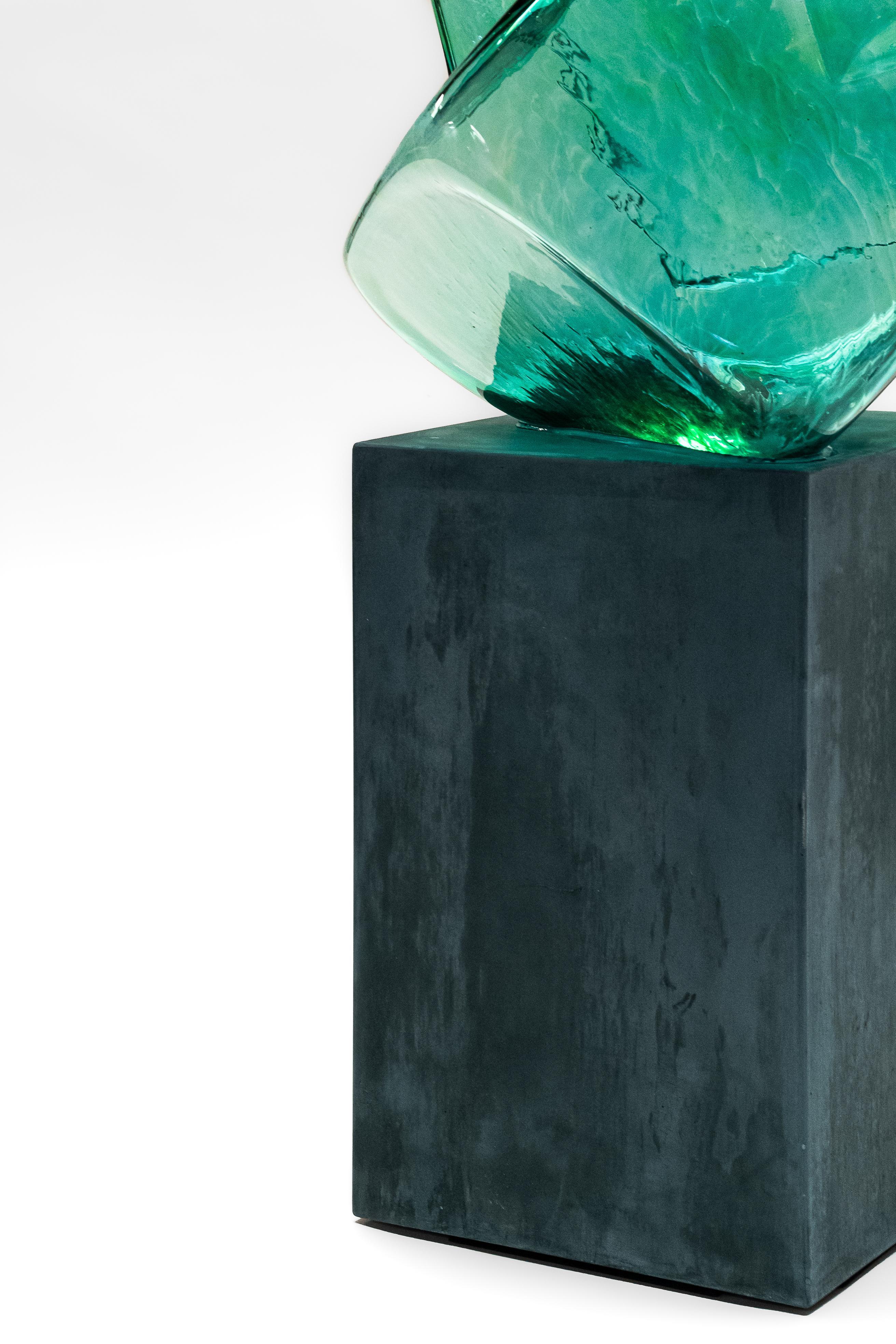 Twentieth Exhibitions est fier de présenter les débuts d'Hydrochrom, une famille de sculptures en verre de l'artiste et designer Sébastien Léon, basé à Los Angeles. Hydrochrom, qui vient de l'expression grecque 