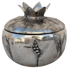 Stoviglie moderne di metà secolo