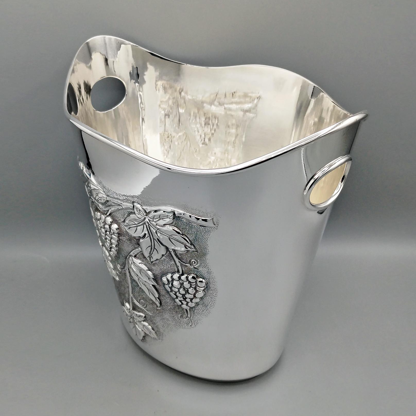 Secchio champagne Italiano in argento Sterling 925 cesellato con motivi uva en venta 2