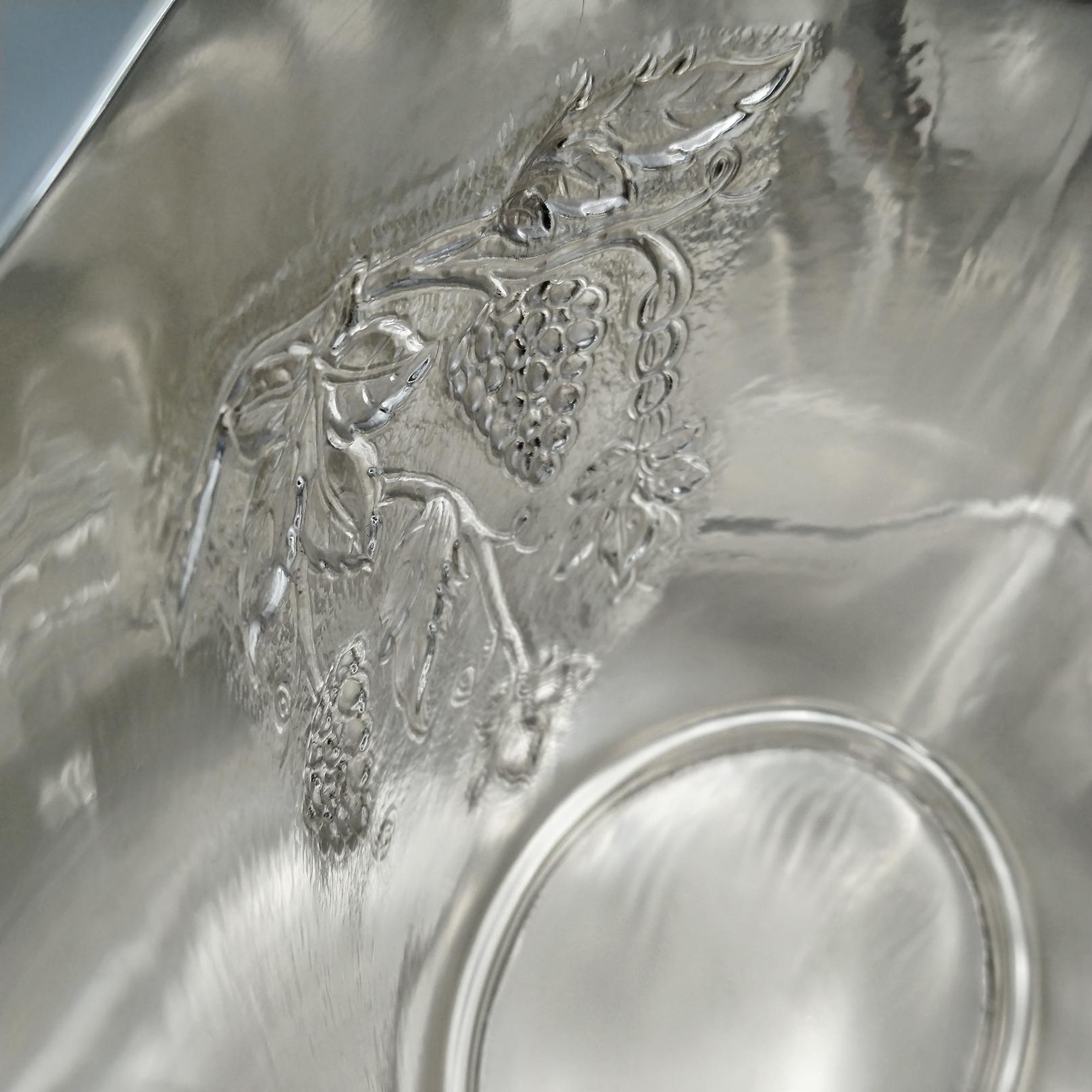 Secchio champagne Italiano in argento Sterling 925 cesellato con motivi uva en venta 5