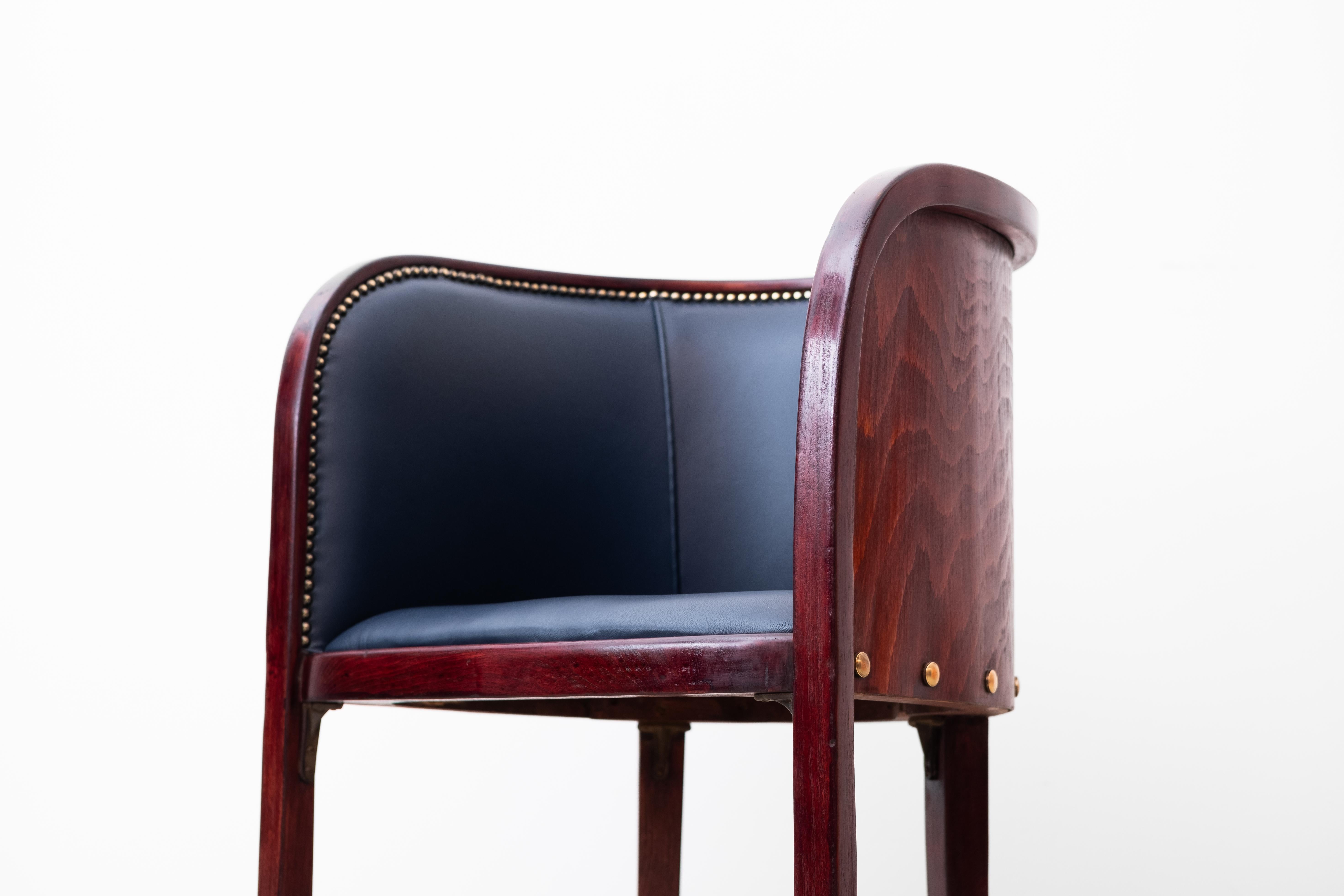 Secession Armchair by Josef Hoffmann (1914), manufactured by Thonet (1919) 1