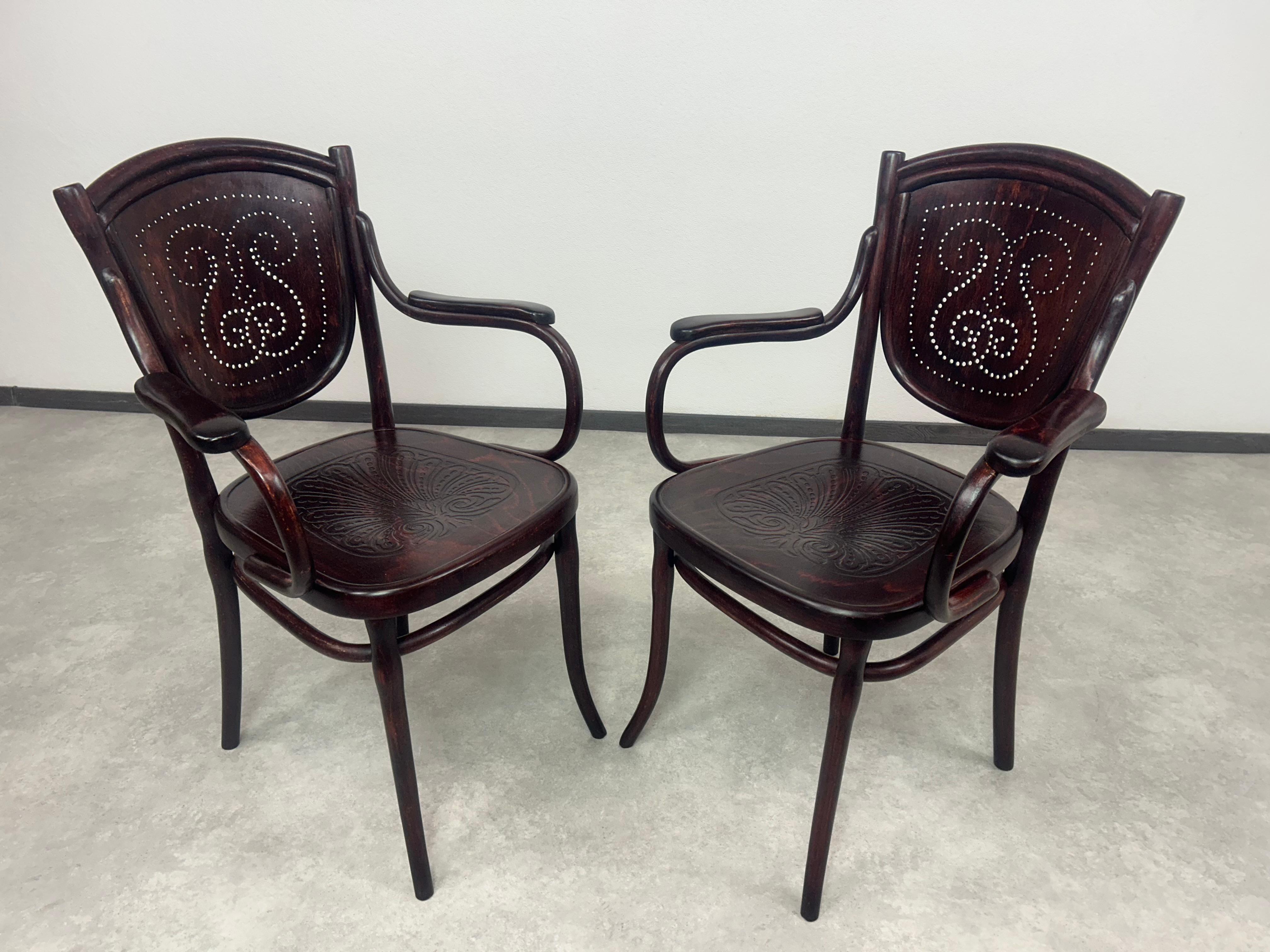Sillones Secession nº 1059 de Thonet Austria. Teñido y repulido profesional.