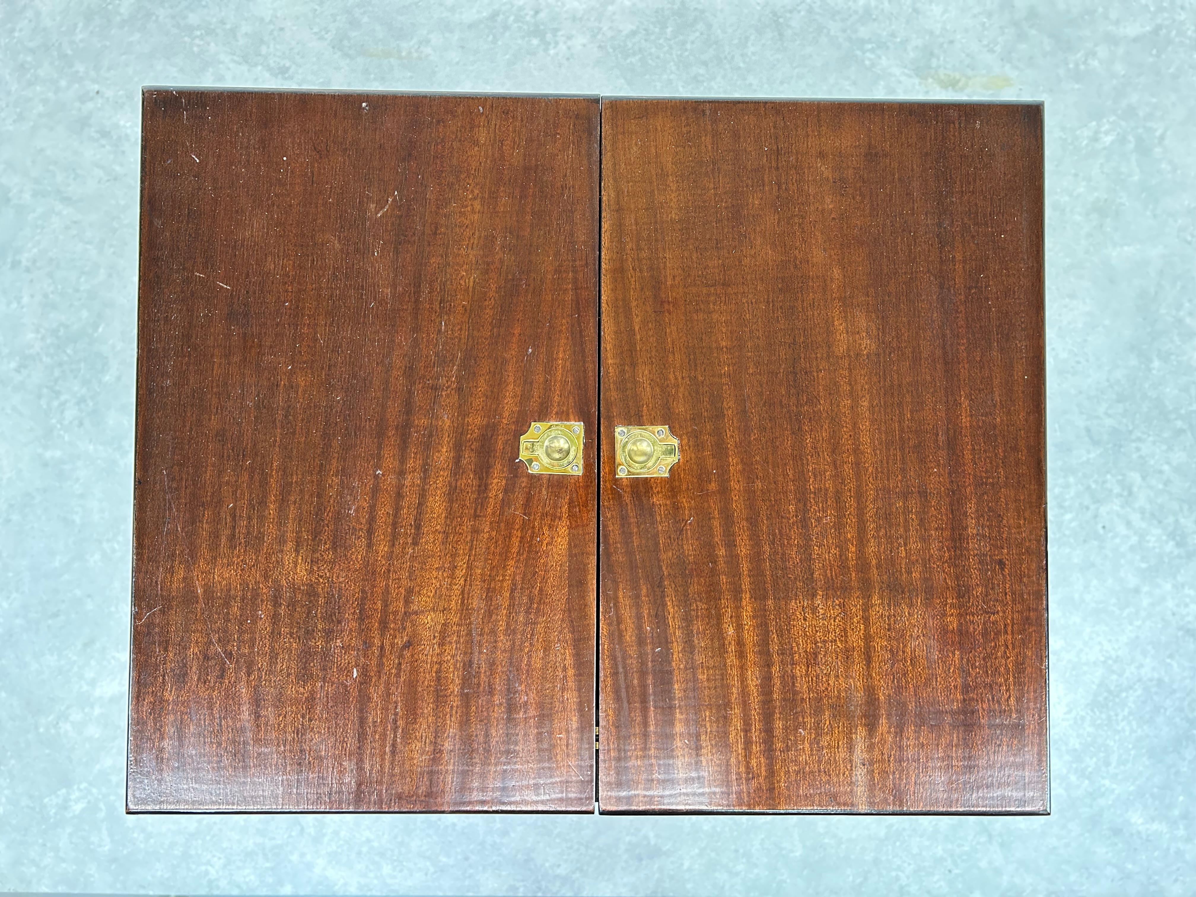 Secession bar table by Portois & Fix (Österreichisch) im Angebot