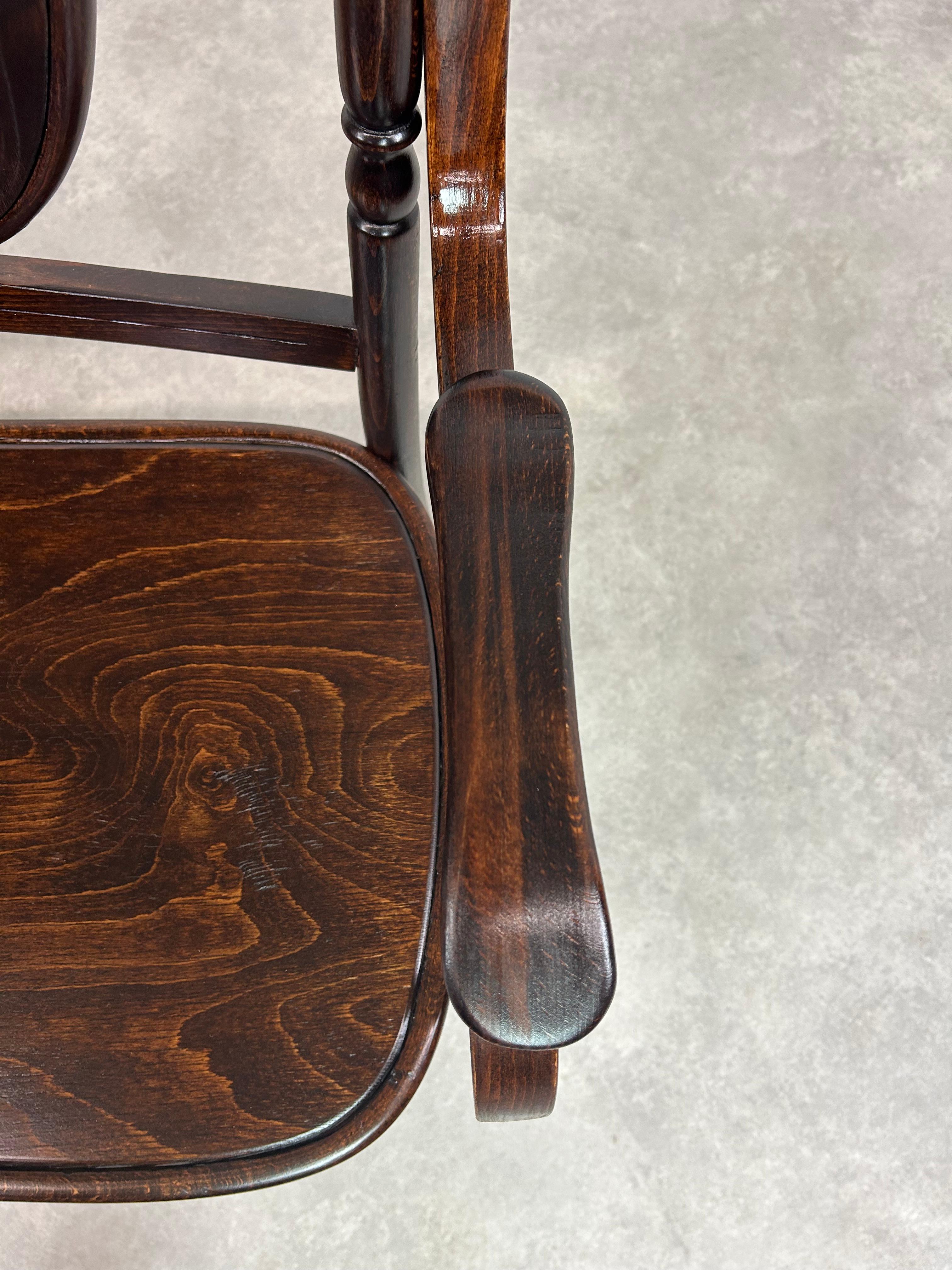 Début du 20ème siècle Banc en bois courbé de Thonet Mundus en vente