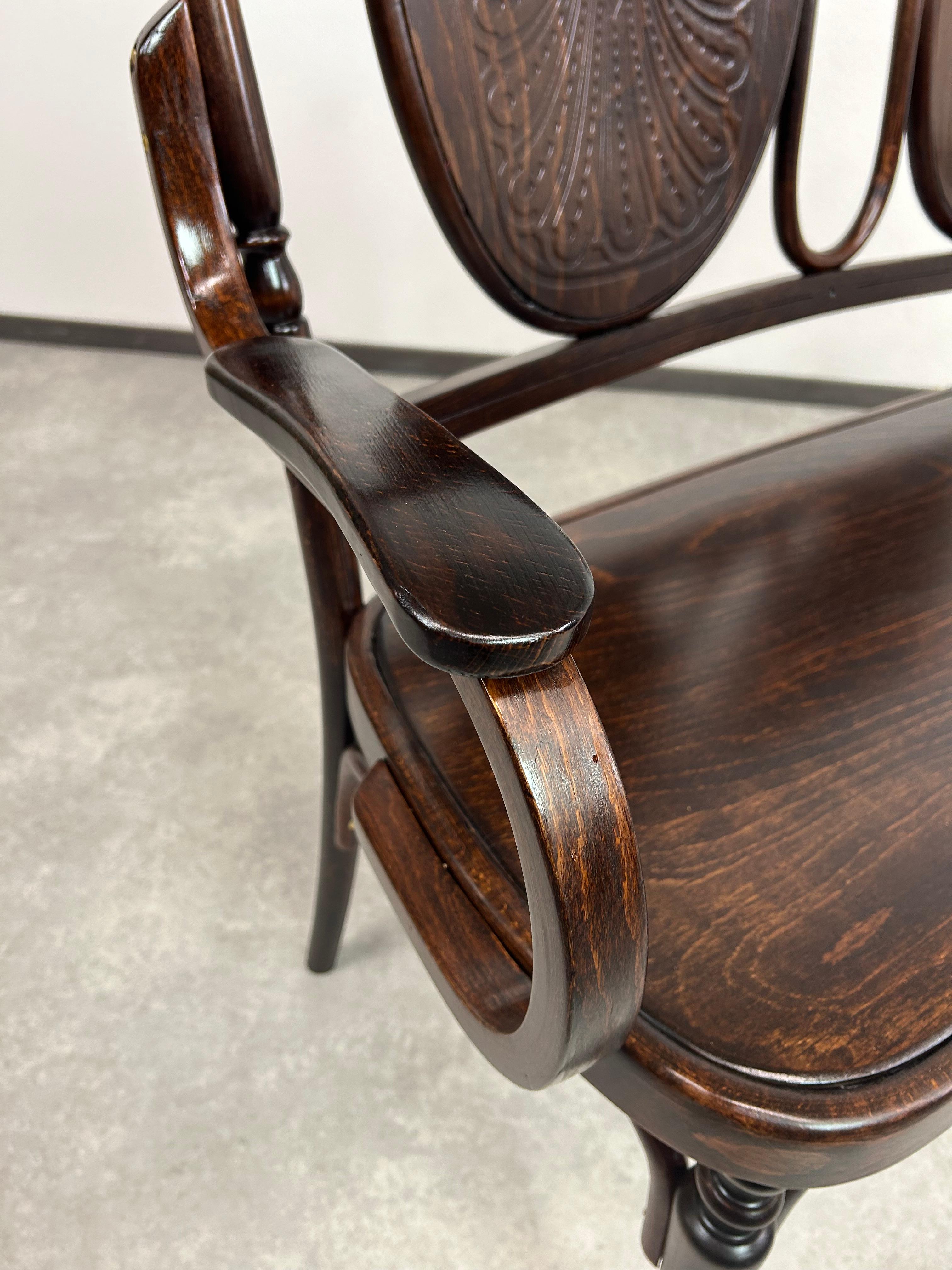 Banc en bois courbé de Thonet Mundus en vente 2