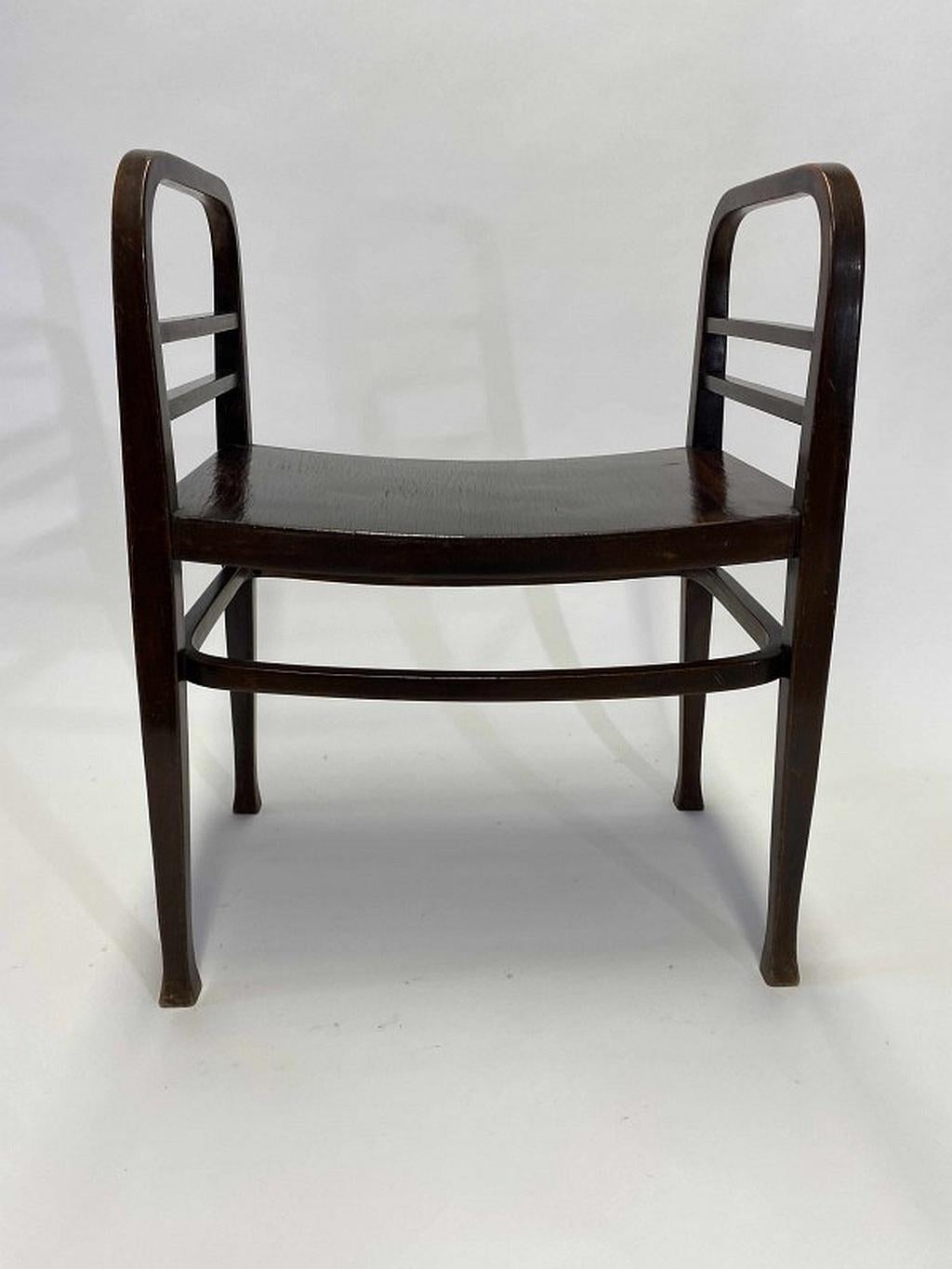 Vienna Secession Secession Causeuse No.6614 by Thonet Atr. Otto Wagner