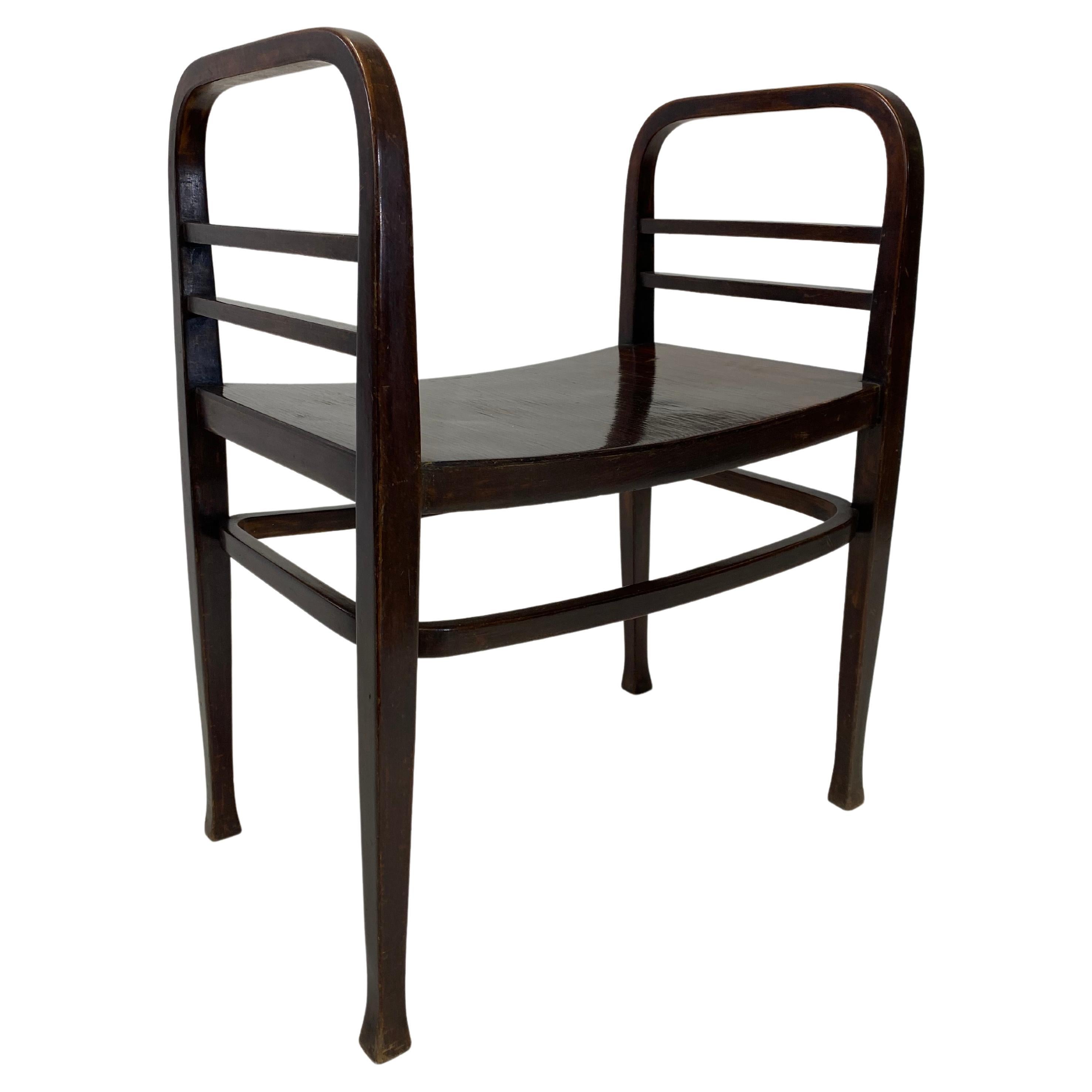 Secession Causeuse No.6614 by Thonet Atr. Otto Wagner