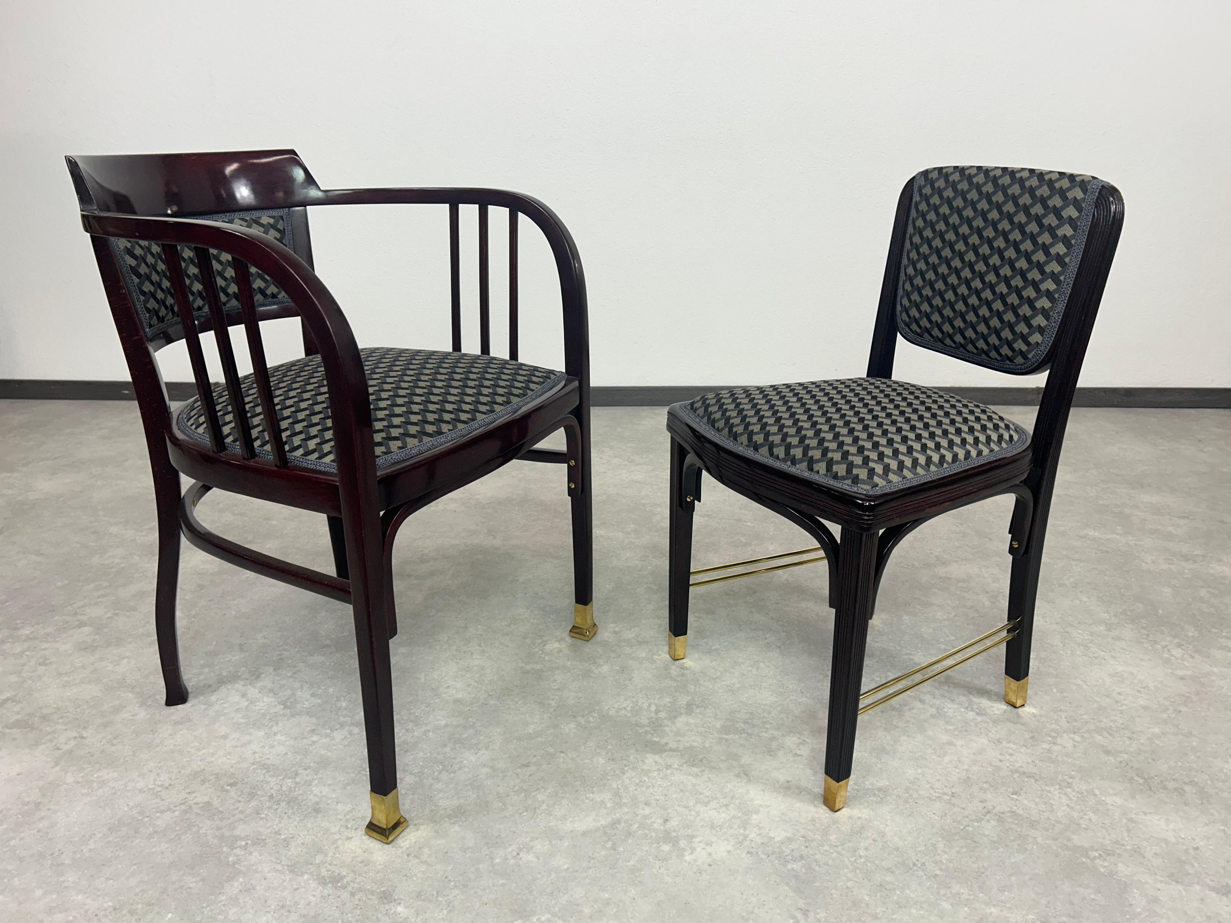 Sedia della Secessione n. 412 di Otto Wagner per J&J Kohn. Professionalmente mordenzato e rilucidato con french polish e nuovo tessuto.