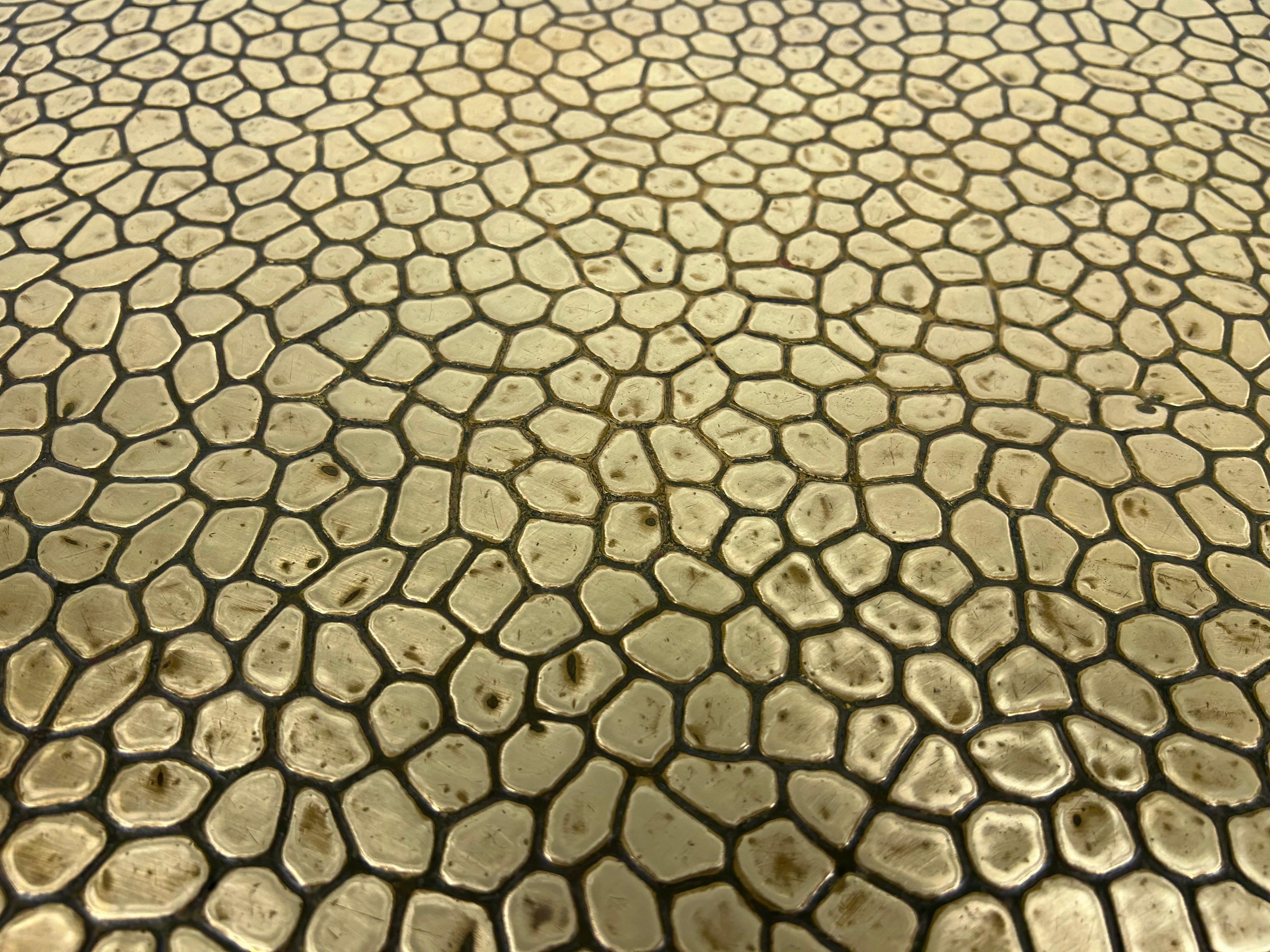 Table basse Secession avec plateau en laiton Bon état - En vente à Banská Štiavnica, SK