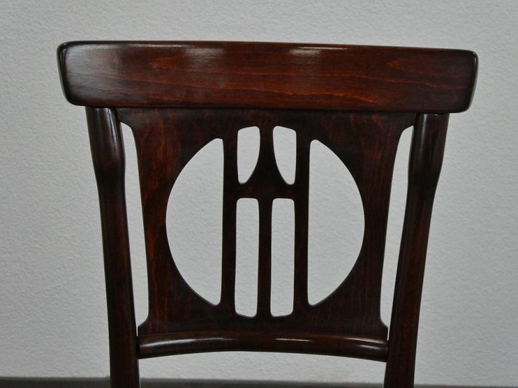 Chaise de salle à manger Secession de Koloman Moser ex. de J&J Kohn. Teinté et repoli par des professionnels.