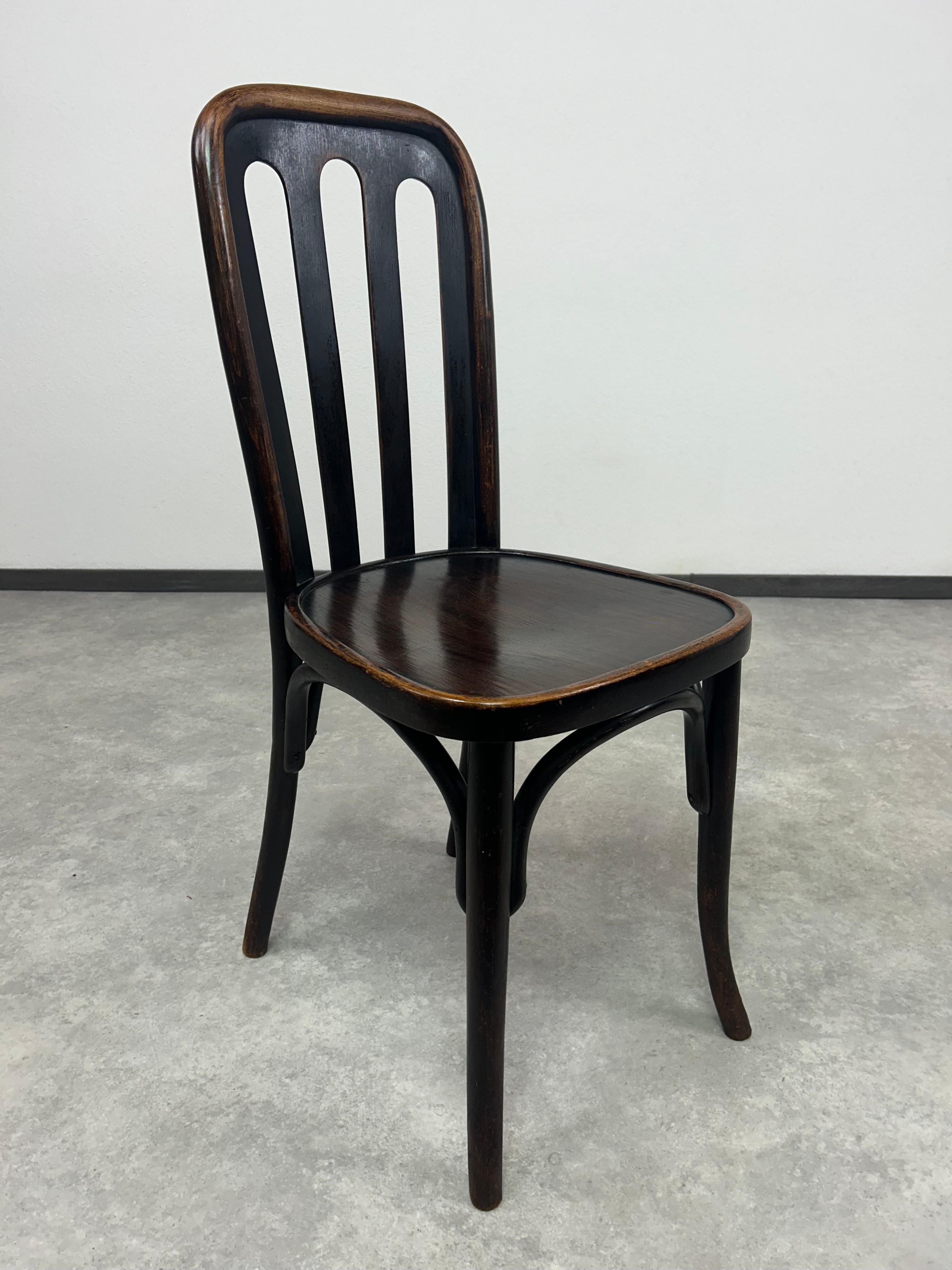 Esszimmerstühle der Secession Nr. 413 von Josef Hoffmann für Thonet (Ungarisch) im Angebot