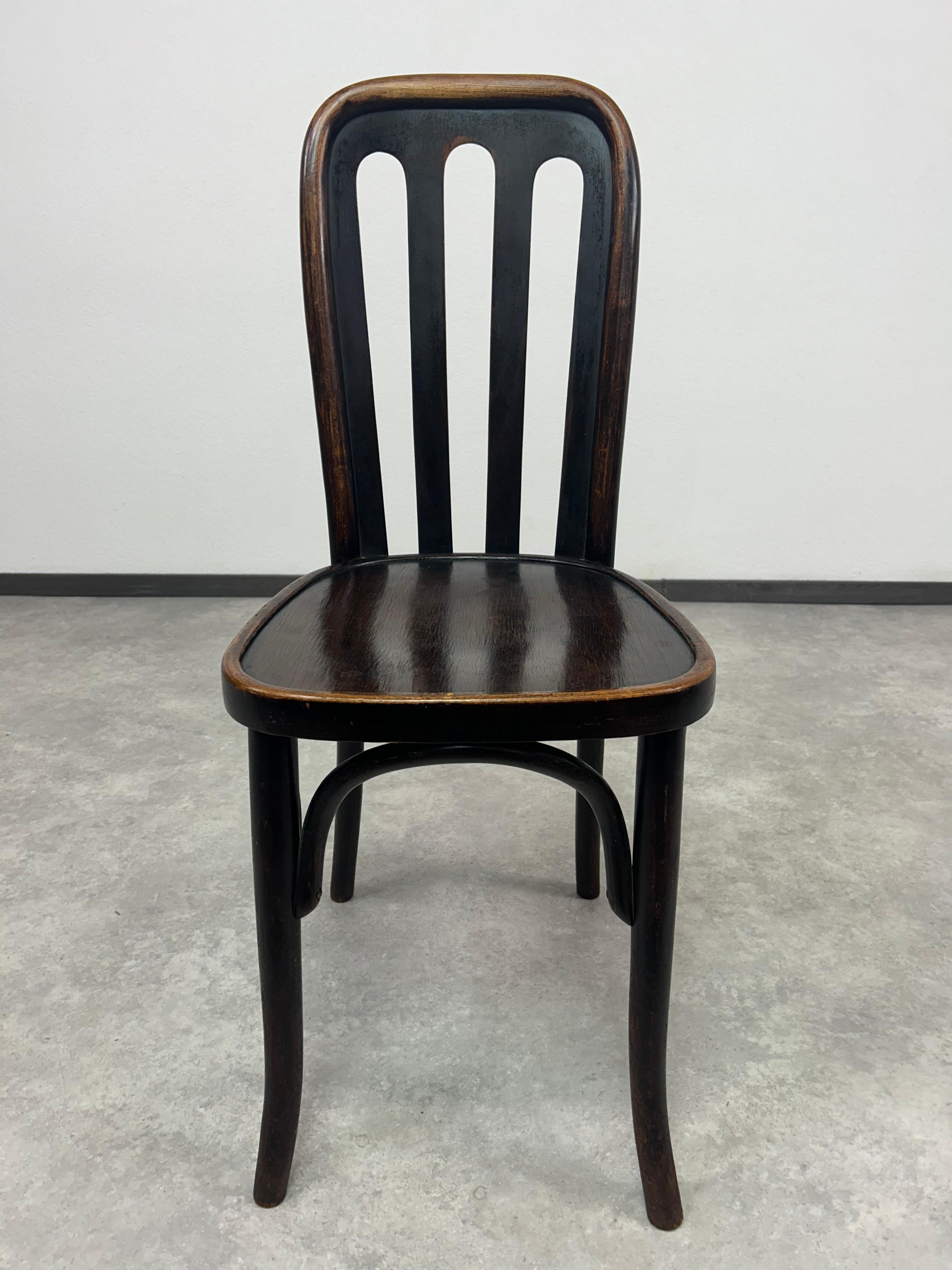 Esszimmerstühle der Secession Nr. 413 von Josef Hoffmann für Thonet im Zustand „Gut“ im Angebot in Banská Štiavnica, SK