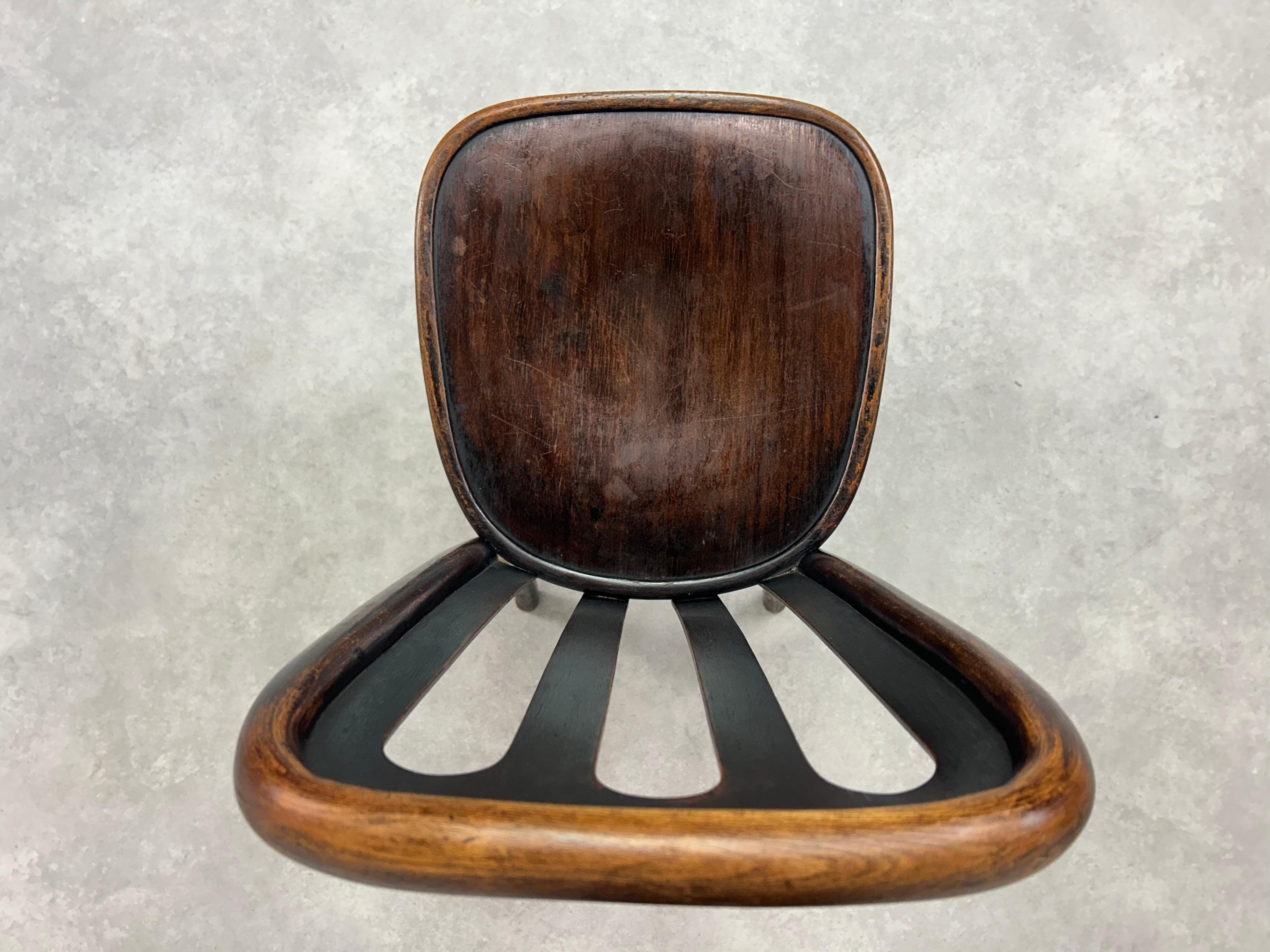 Esszimmerstühle der Secession Nr. 413 von Josef Hoffmann für Thonet (Buchenholz) im Angebot