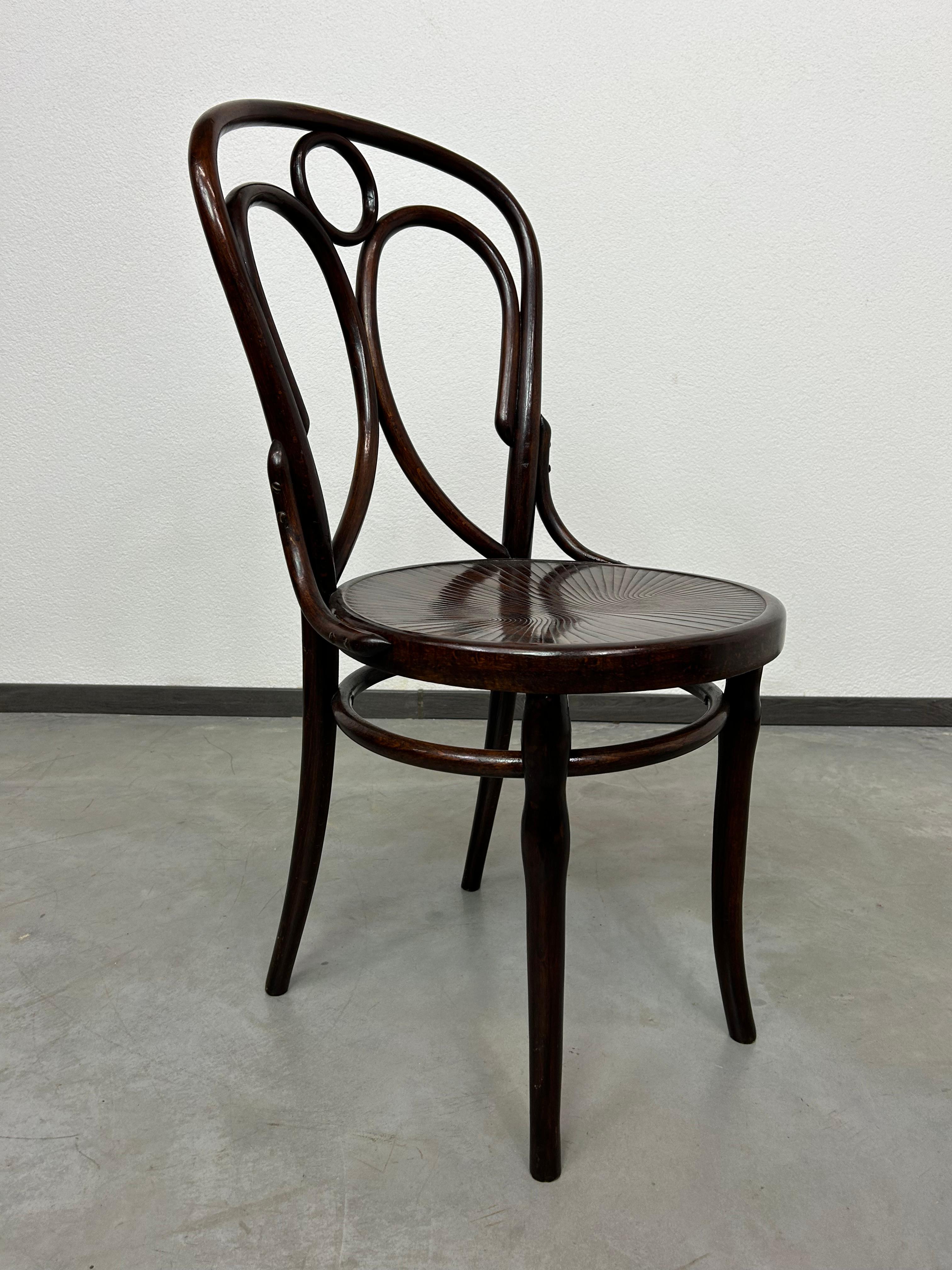 Beech Secession dining room chairs Thonet no.19 and Kohn no.36 For Sale