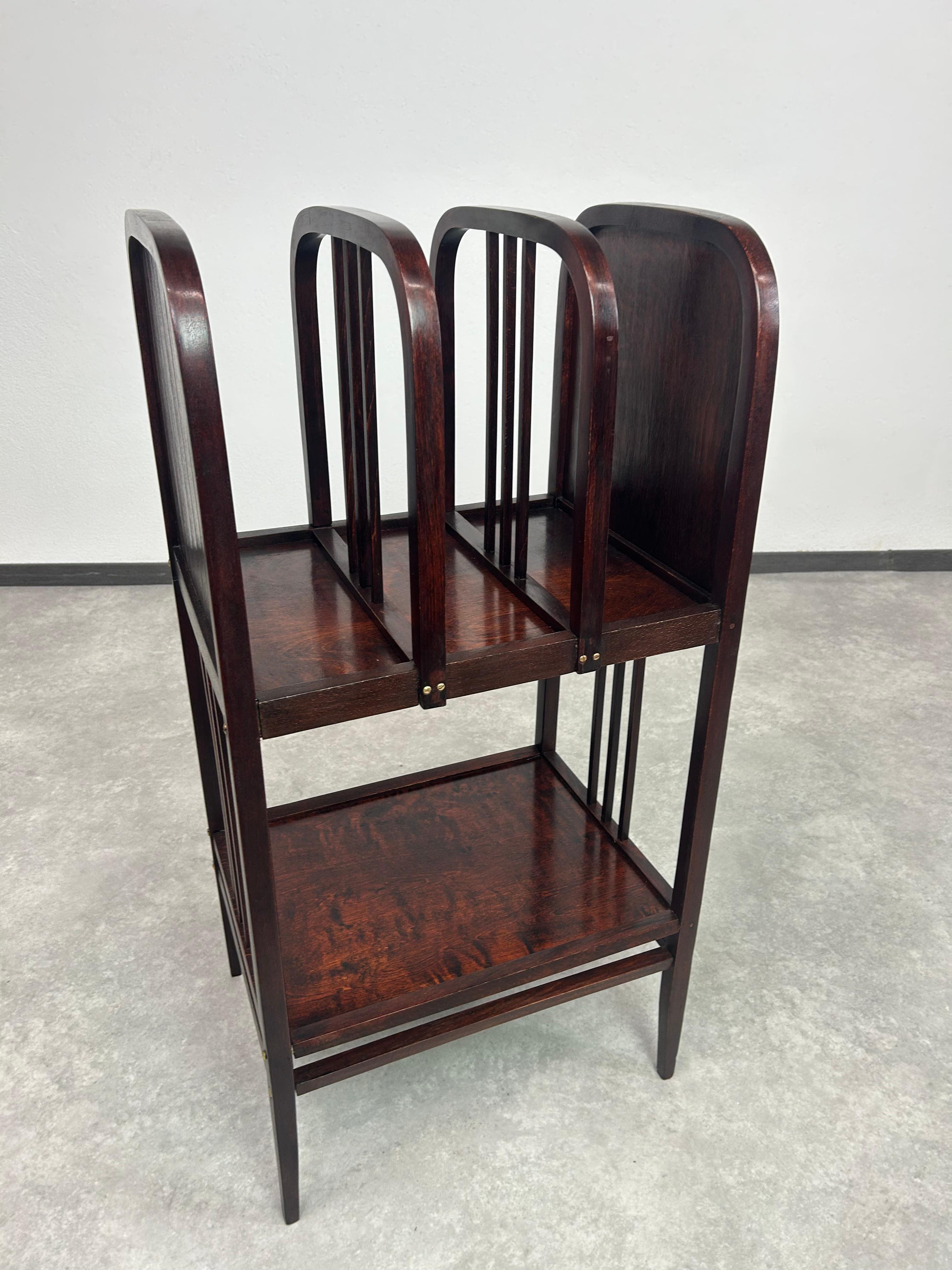 Secessione di Vienna Porta riviste della Secessione attr. a Otto Wagner per Thonet in vendita