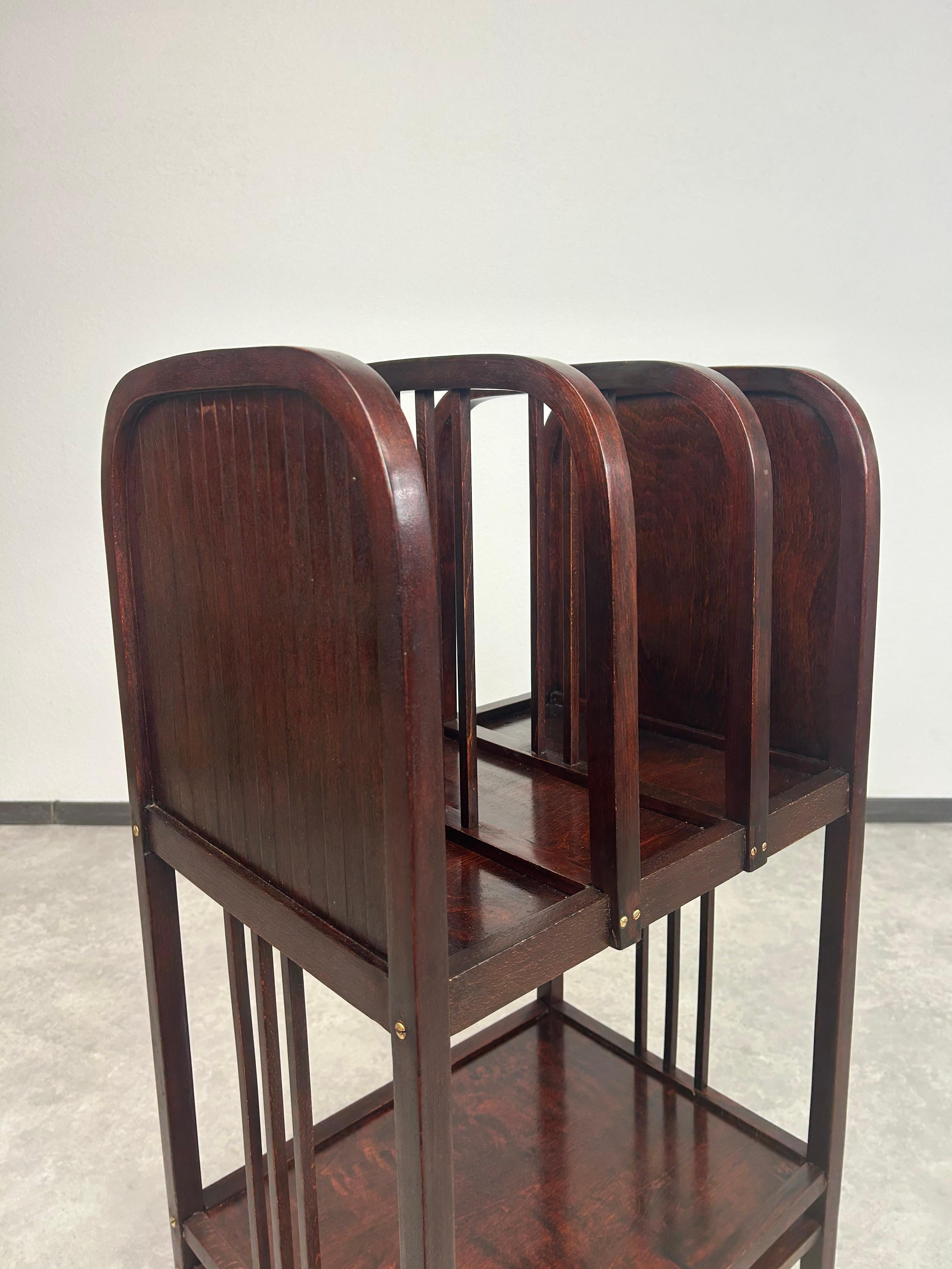 Inizio XX secolo Porta riviste della Secessione attr. a Otto Wagner per Thonet in vendita