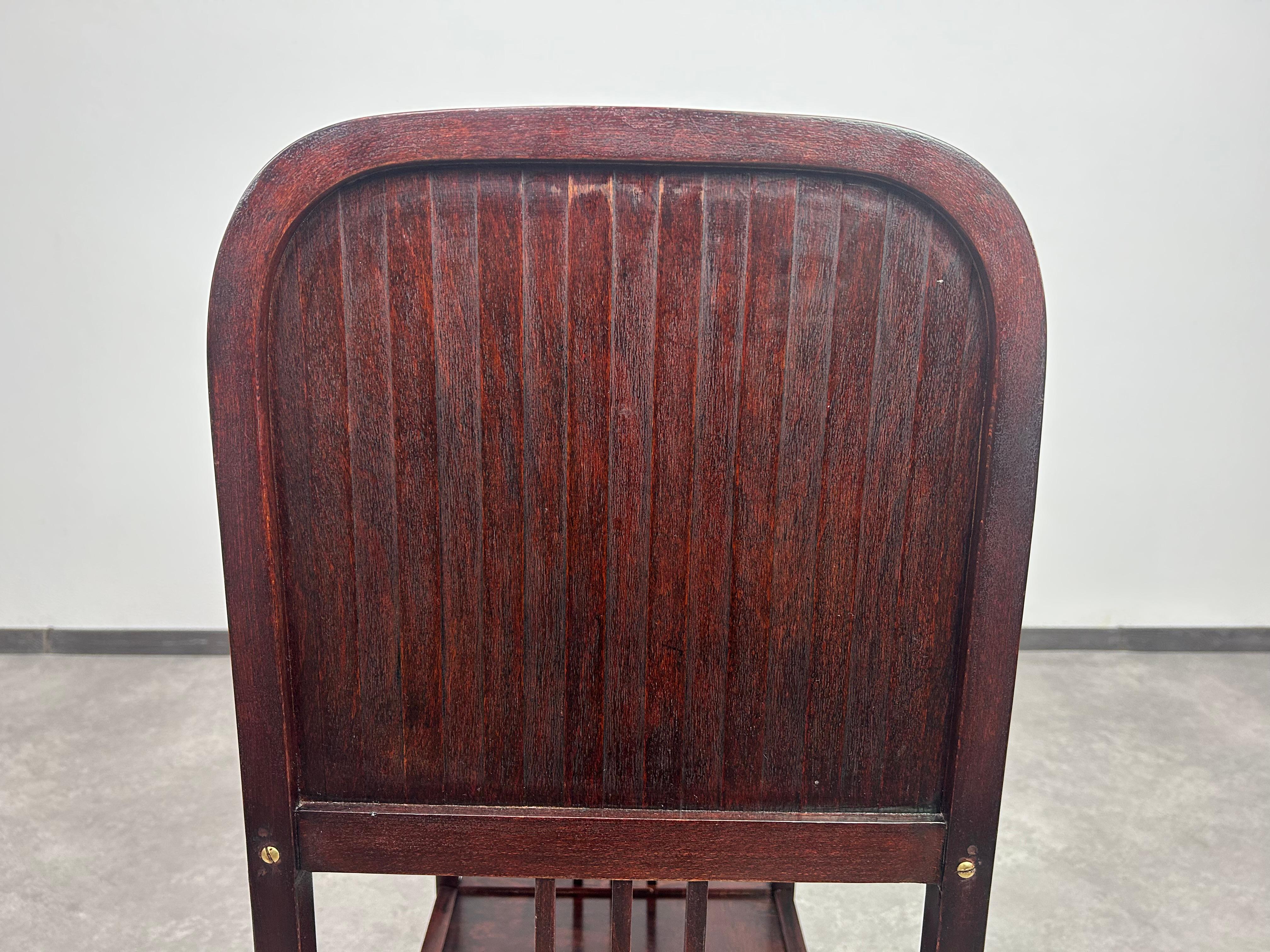 Faggio Porta riviste della Secessione attr. a Otto Wagner per Thonet in vendita