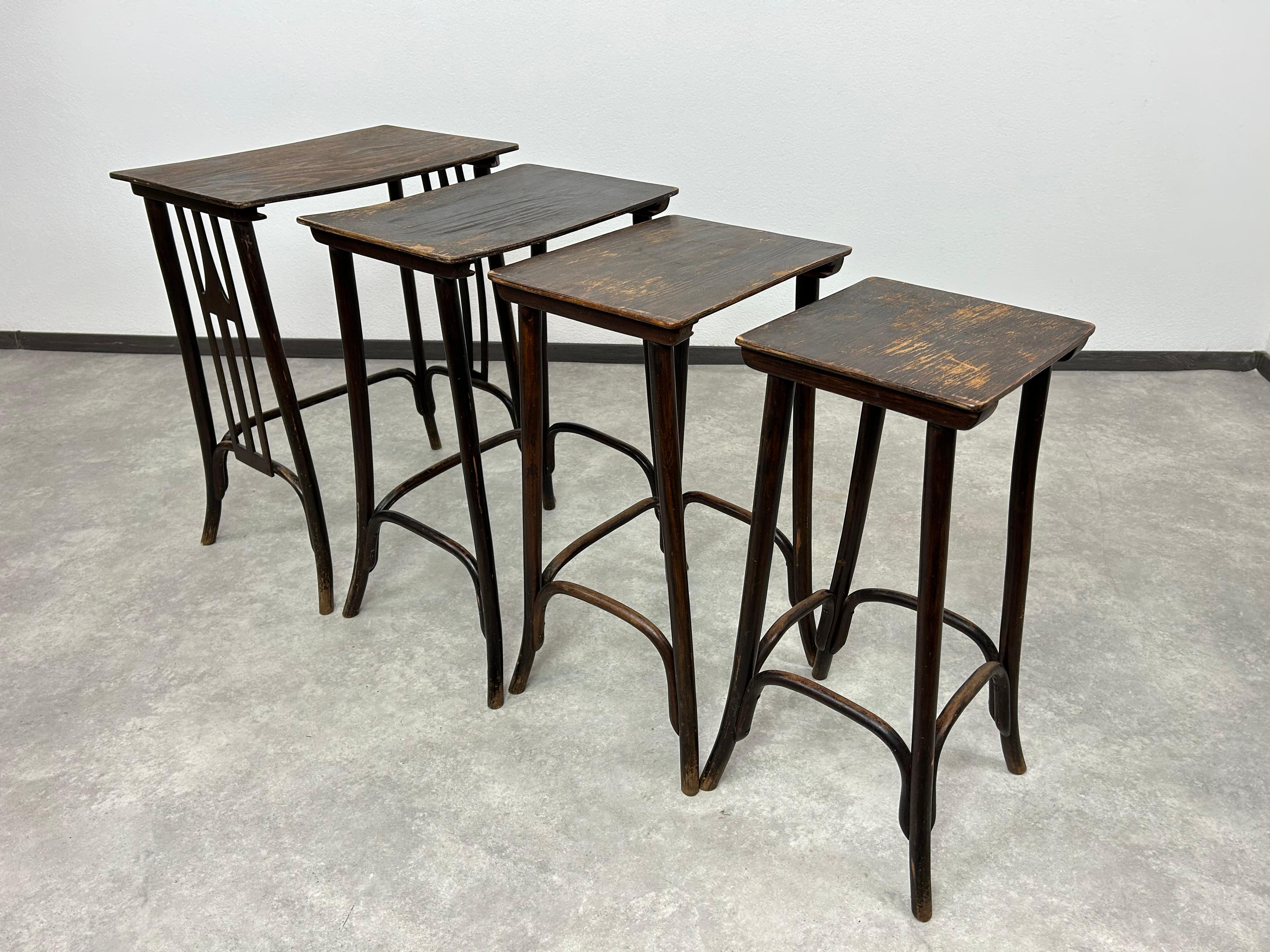 Beech Secession nesting tables no. 958aby Siegel or Kolo Moser ex. by J&J Kohn For Sale
