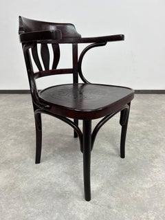 Secession office chair by Thonet Mundus