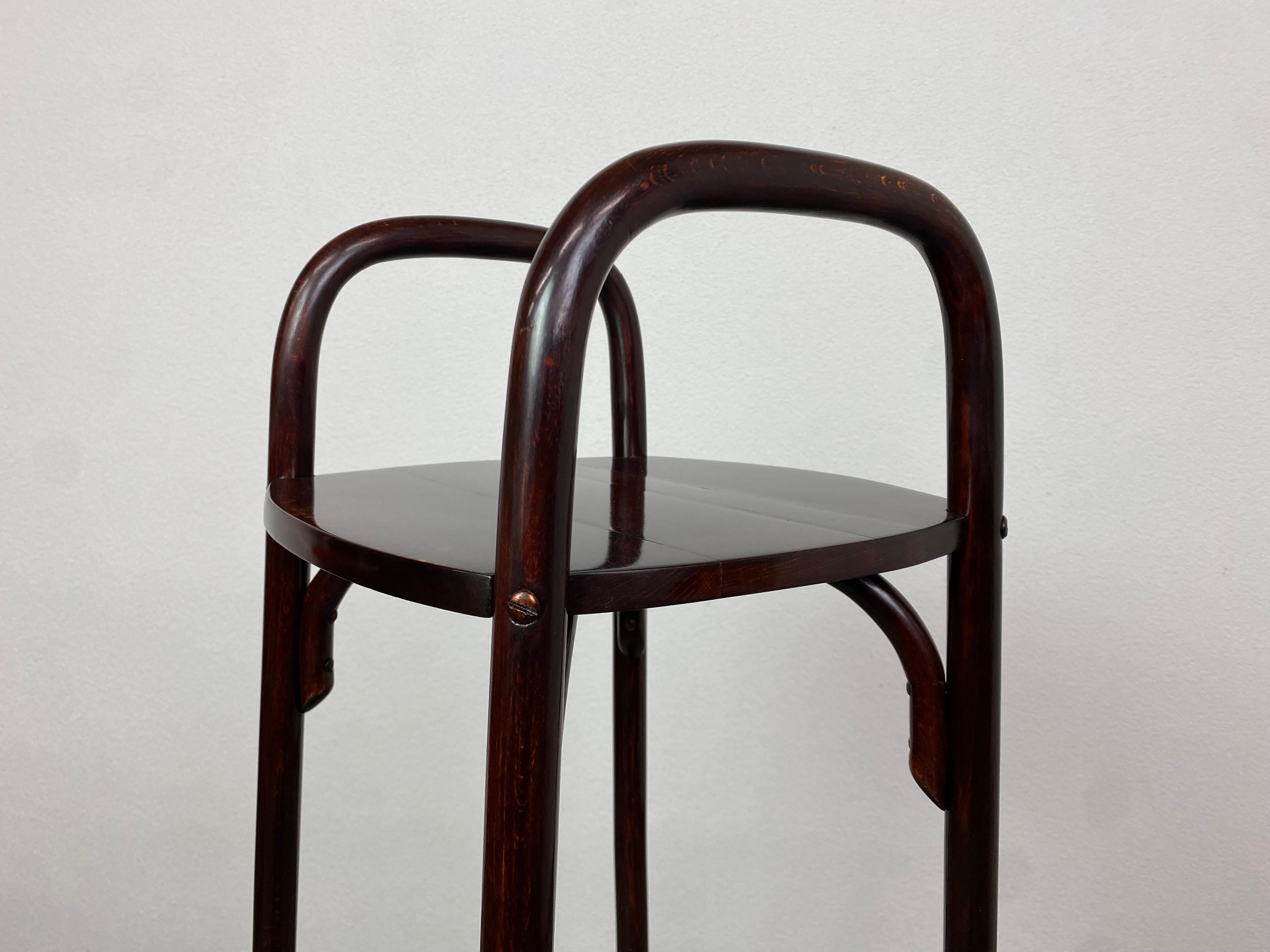 Secession plant stand by Josef Hoffmann for Thonet In Excellent Condition For Sale In Banská Štiavnica, SK