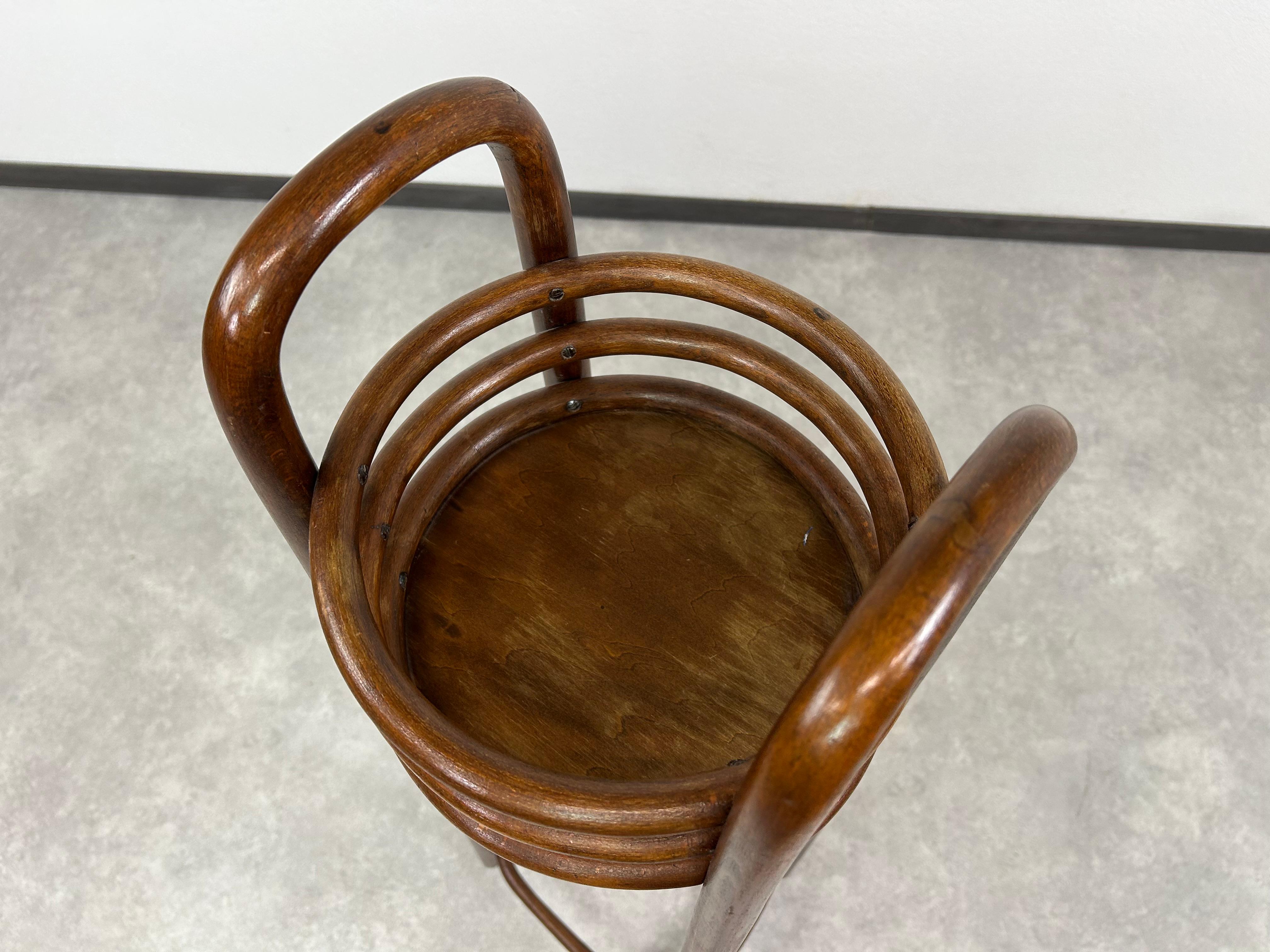 Early 20th Century Secession plant stand no.1009 attr. Otto Wagner for J&J Kohn For Sale