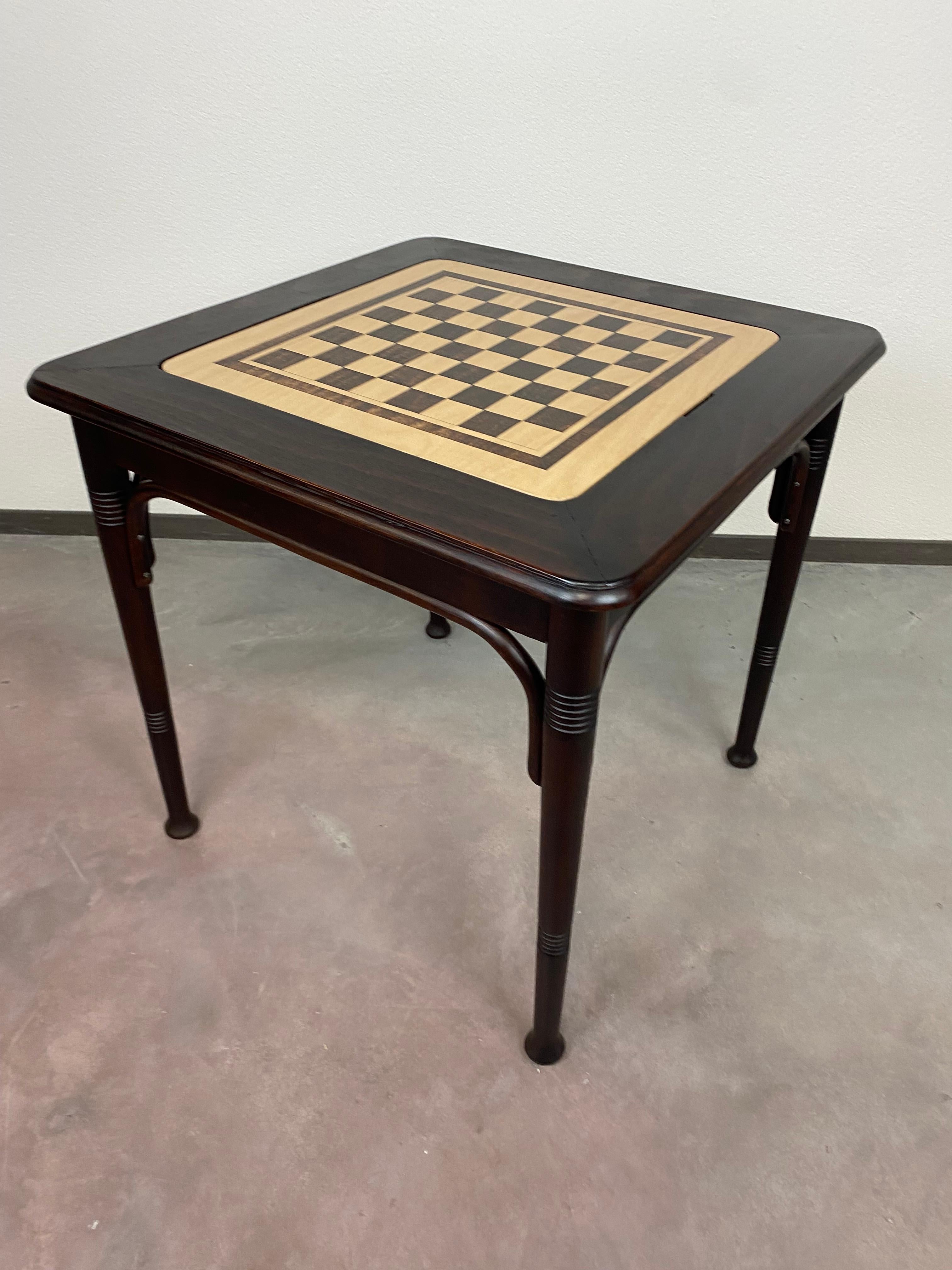 Beech Secession Playing Table Thonet No.10