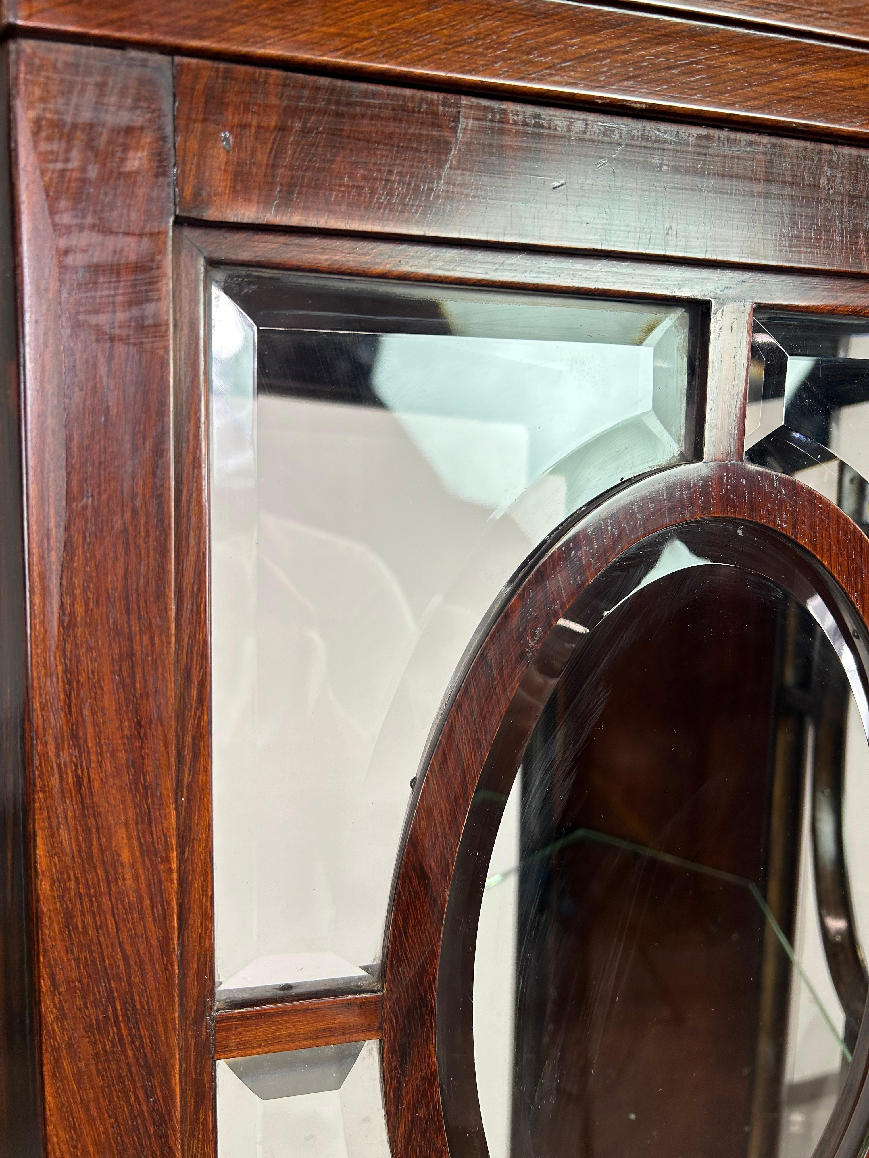 Vitrine de la sécession en vente 2