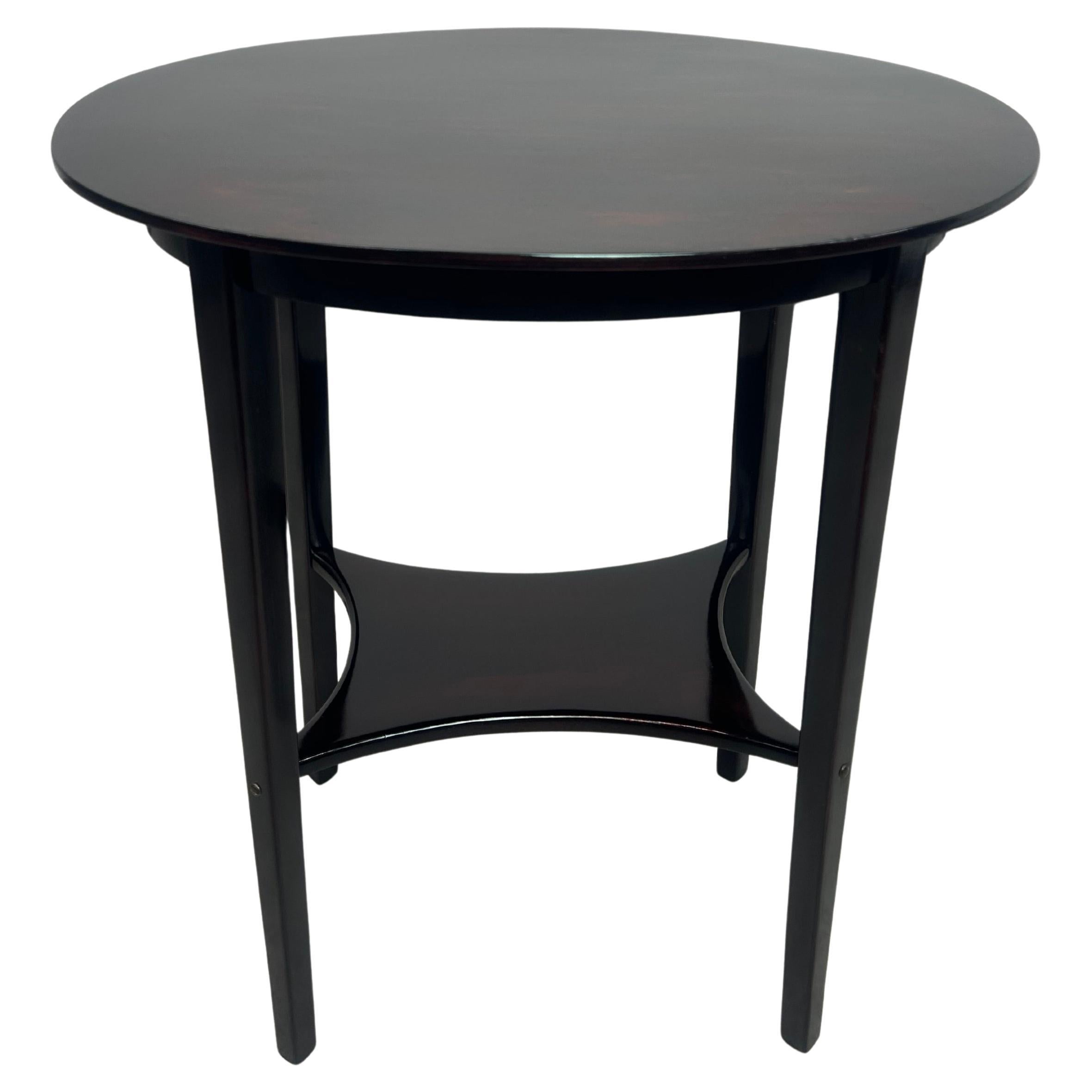 Beistelltisch aus der Secession von Thonet