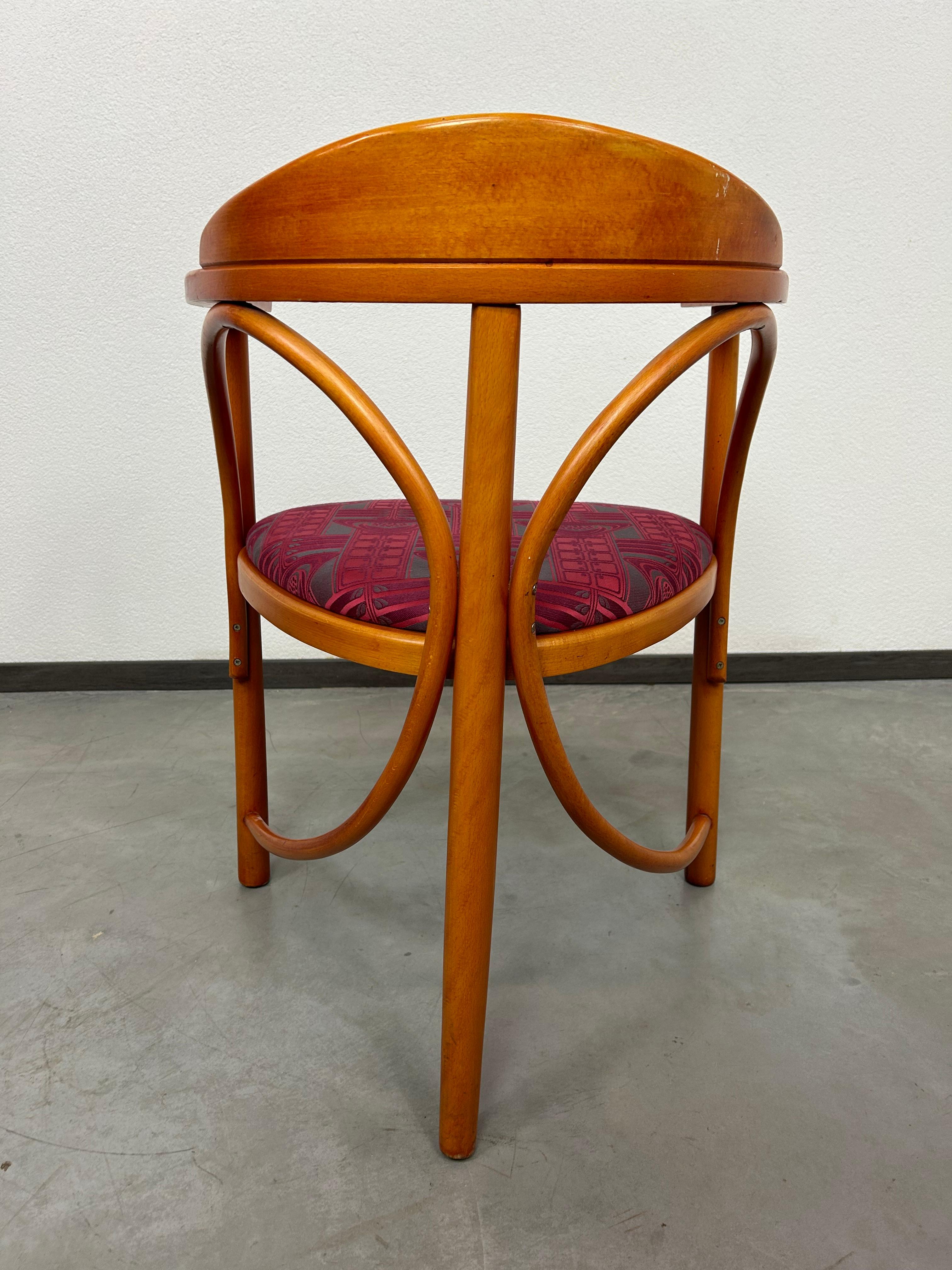 Mid-20th Century Secession tripod chairs no.81 by Thonet For Sale