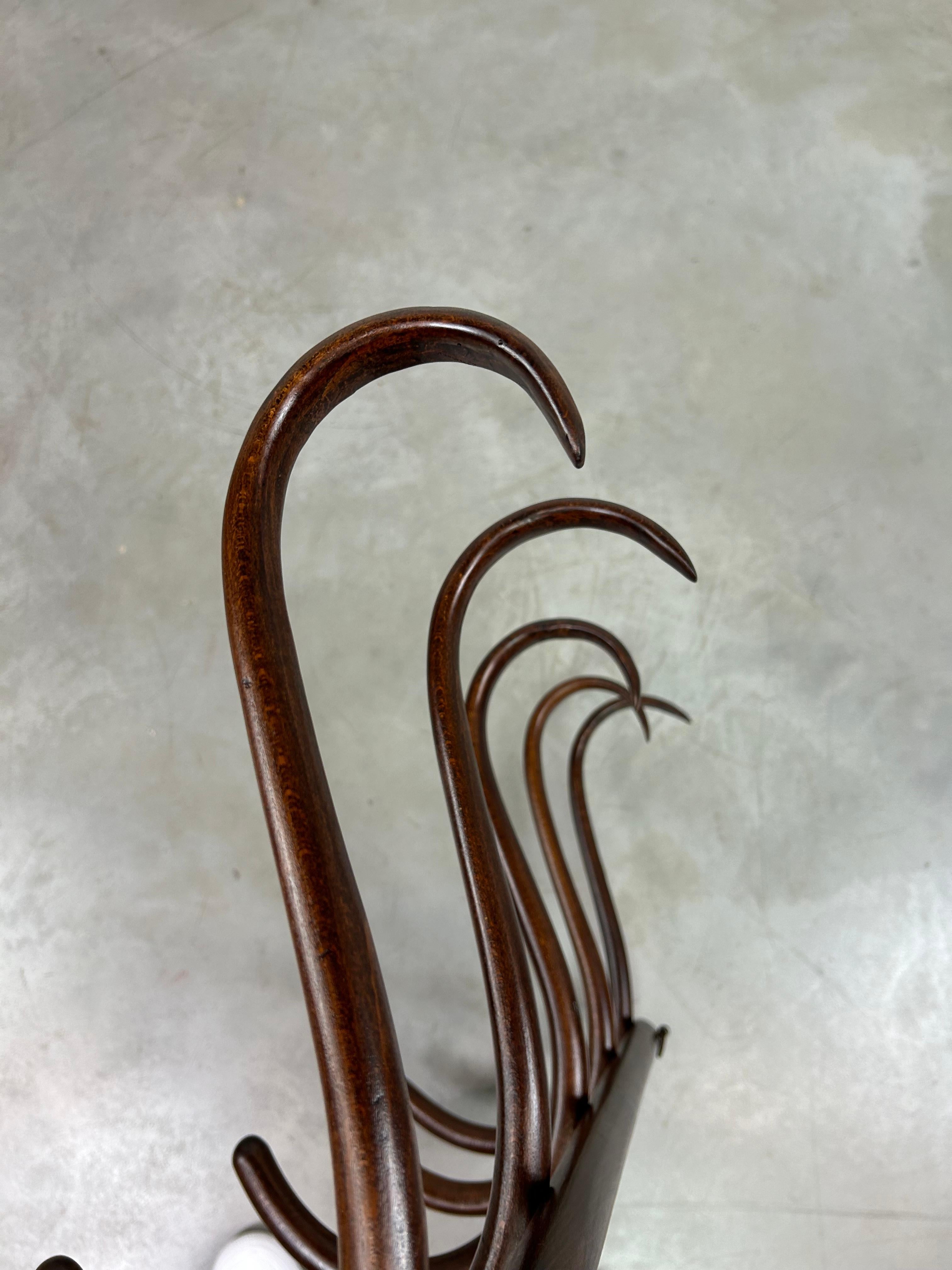 Secession wall hanger by Thonet 1