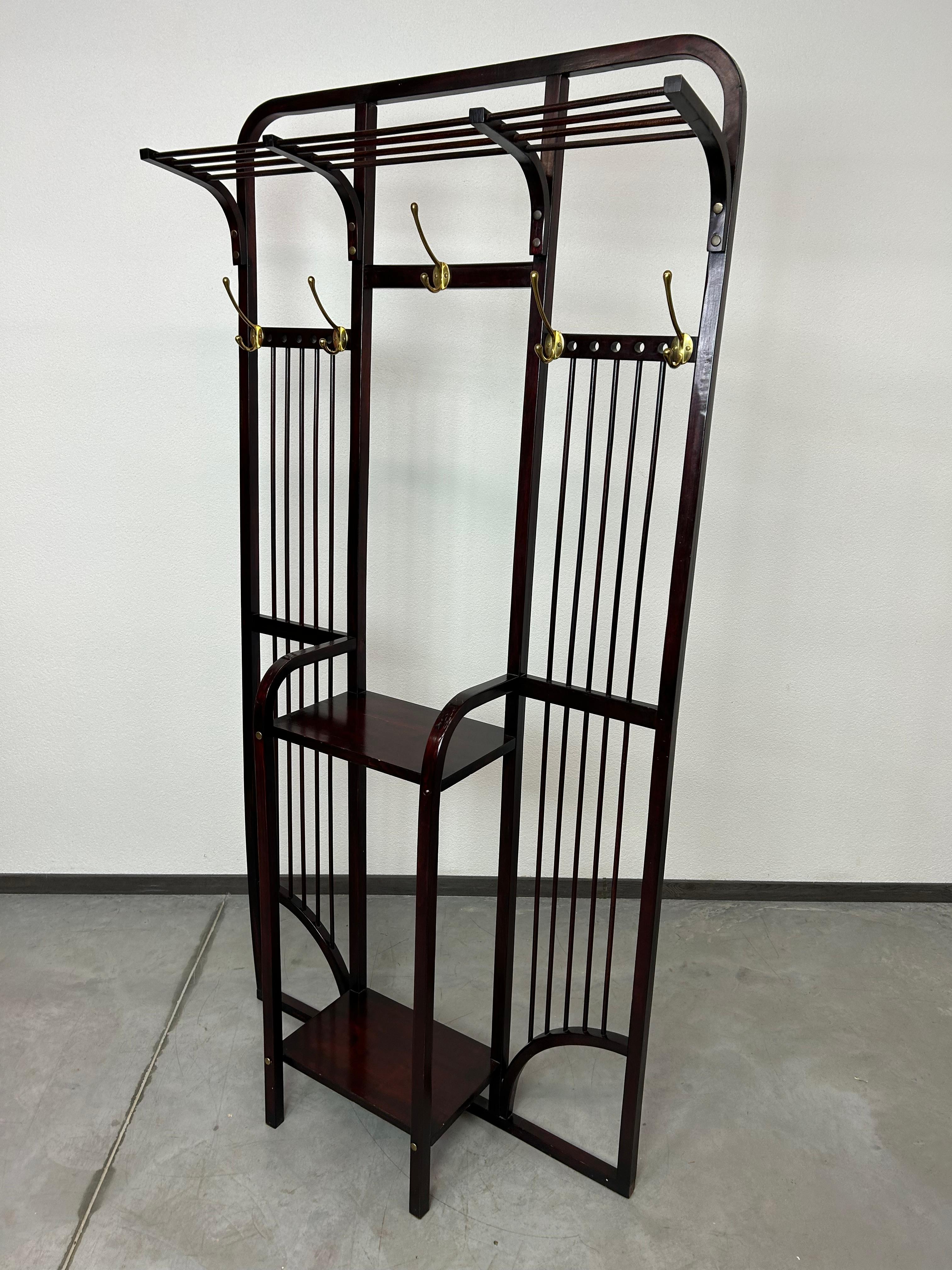 Appendiabiti da parete della Secessione n. 511 di Marcel Kammerer per Thonet in ottime condizioni originali.